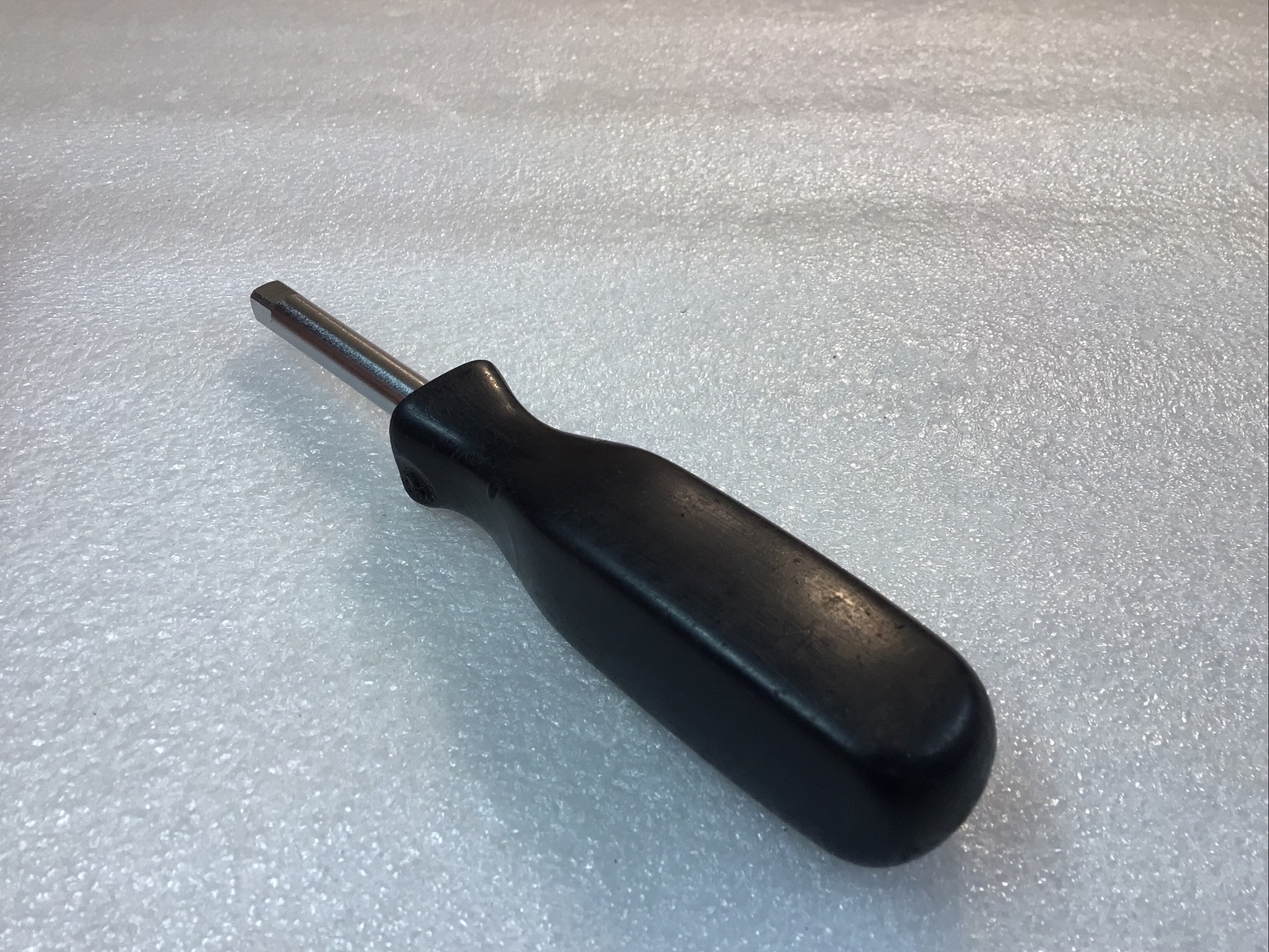 SNAP-ON#TM4A – 5-1/2” LONG, BLACK HARD HANDLE, 1/4” DR., DRIVER HANDLE-USA-