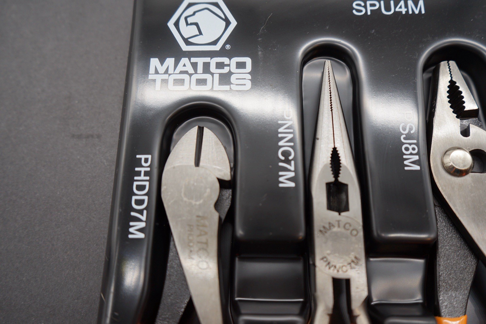 Matco Tools Pliers Universal Set 4-Pieces SPU4M ( Orange ) & Plier Rack PRACKBLK