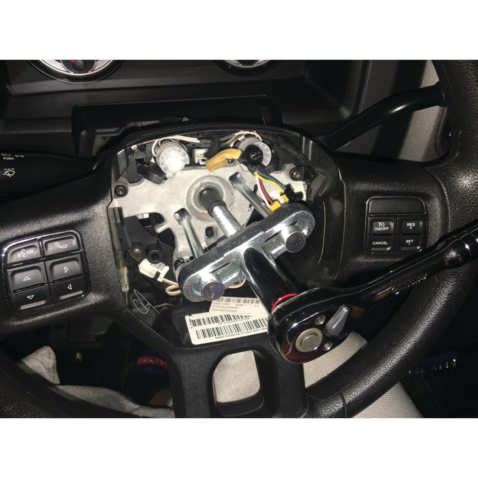 Steering Wheel Puller Set – Universal Tool for Easy Removal & Installation