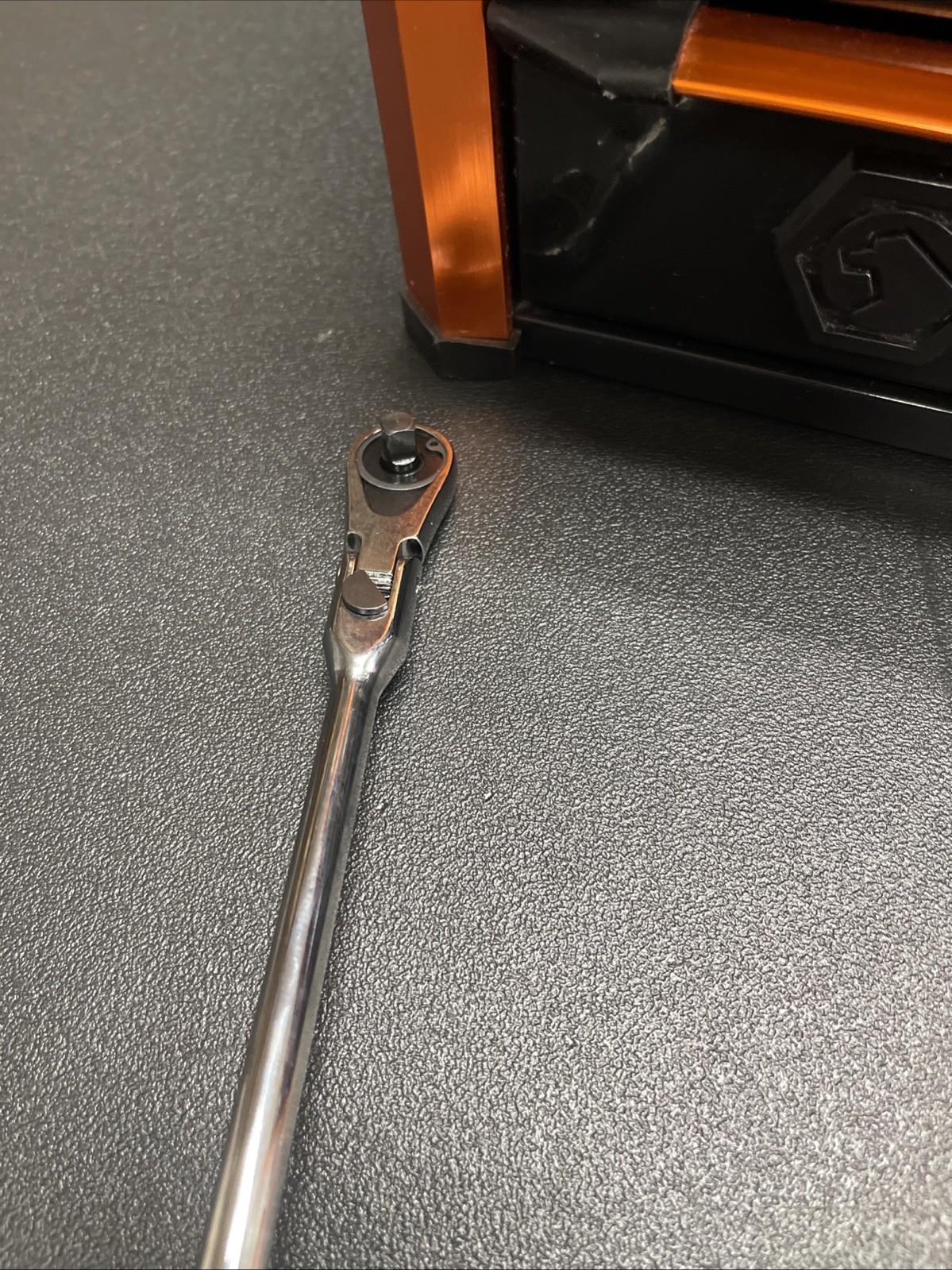 NEW! Matco 1/4″ DRIVE 13-3/4″ 88 TOOTH FLEX RATCHET ERGO HANDLE GRAY AFR128LFSG