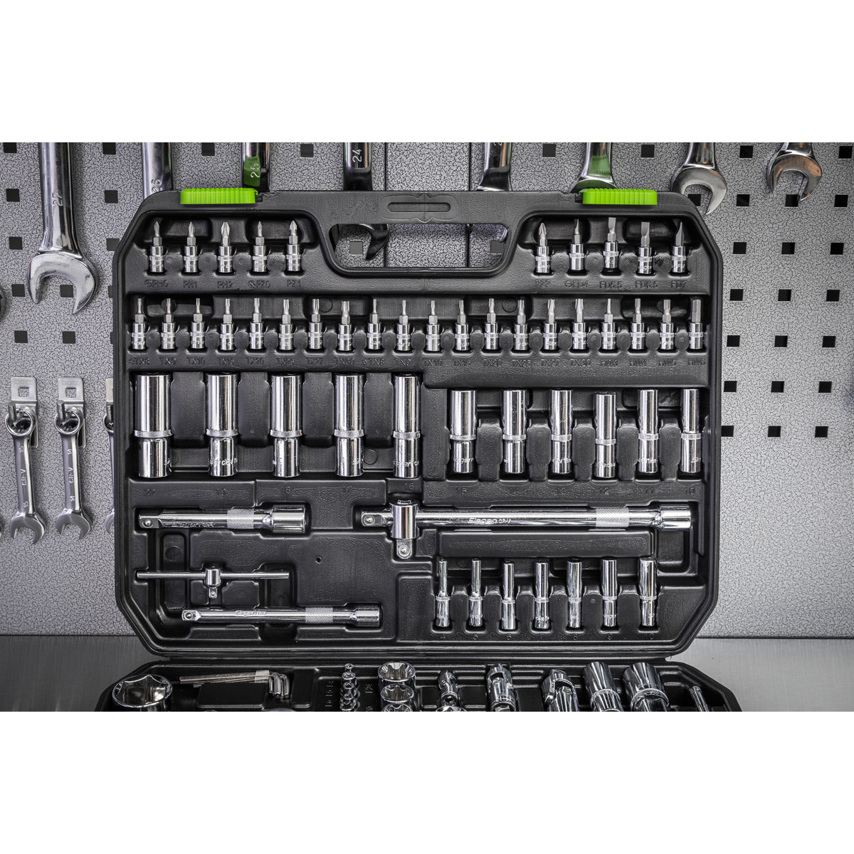 Socket Set 1/4″, 3/8″ & 1/2″Sq Drive (171 Pieces) Sealey S01211 Metric WallDrive
