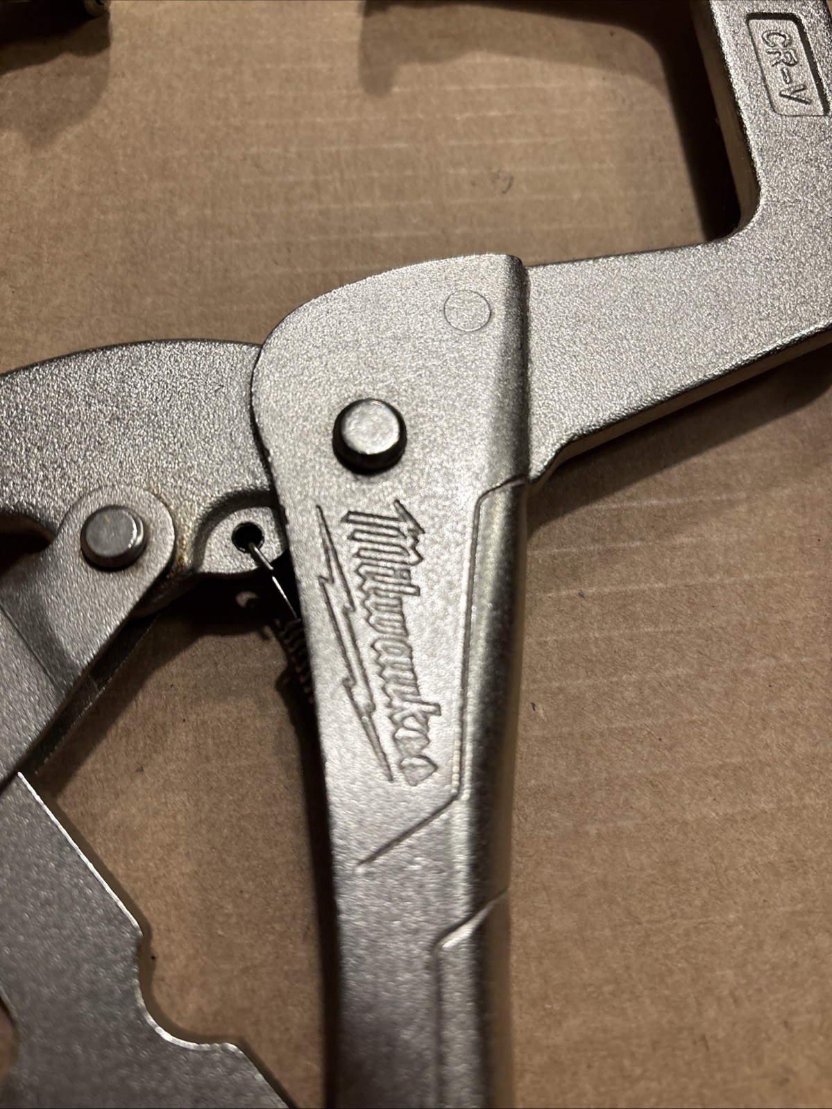Milwaukee 48-22-3522 – 6″ «Torque Lock» Locking C-Clamp with Swivel Jaws New