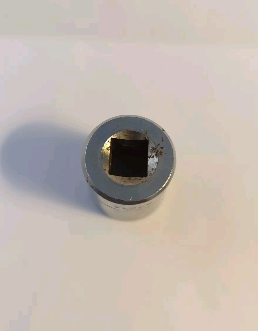 Craftsman Socket EE 44336 11/16 In 3/8 Drive 12-Point Shallow Made In The USA