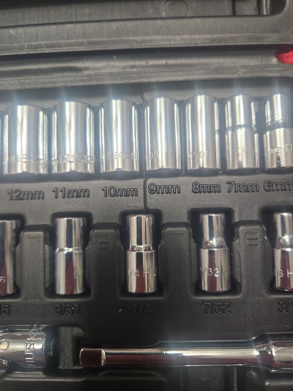 Thirty piece husky 1/4″ Dr Sae/ Metric Socket set