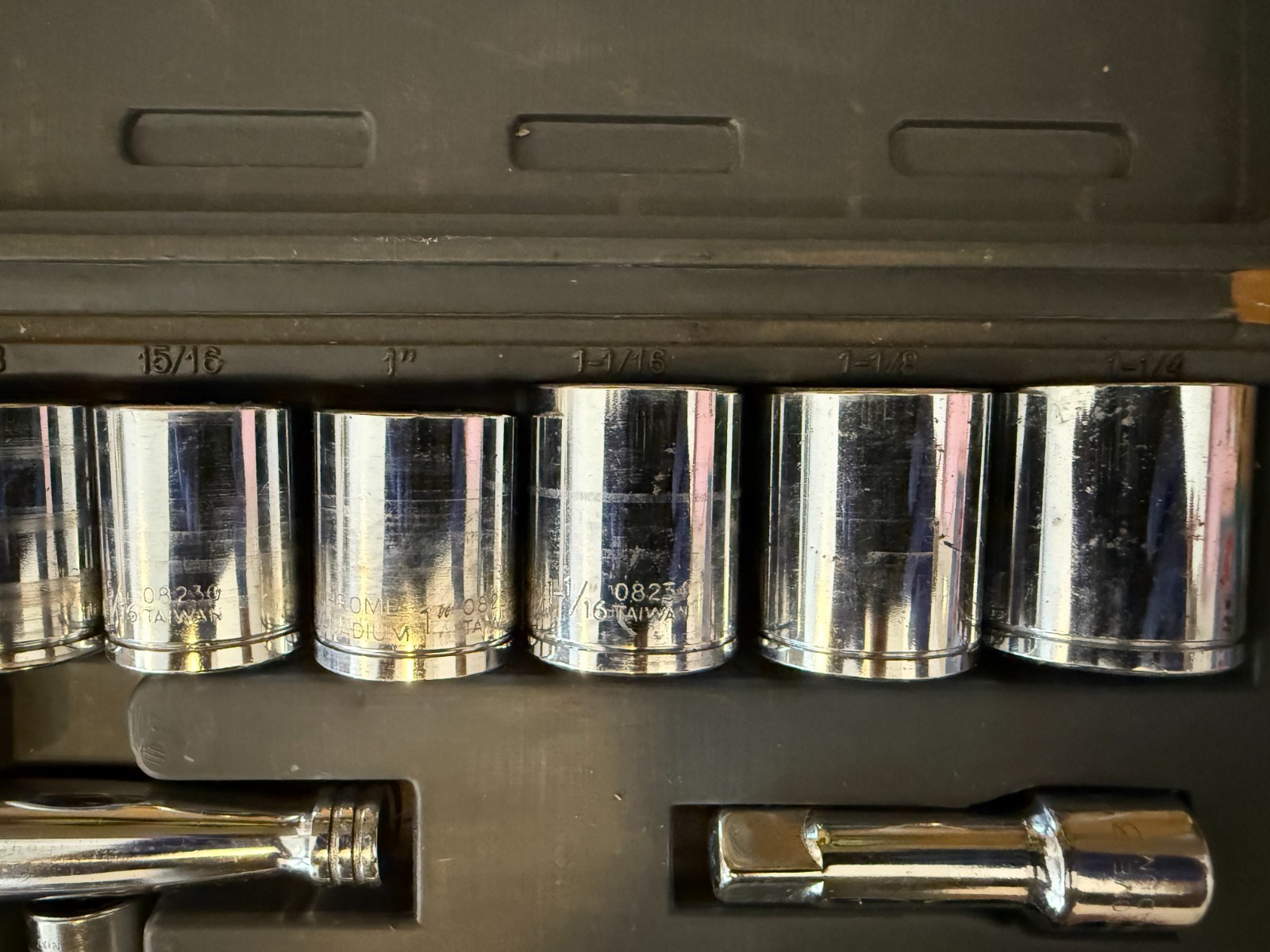 Popular Mechanics 1/2″ Drive SAE Deep Socket Set Ratchet Extension Case Complete