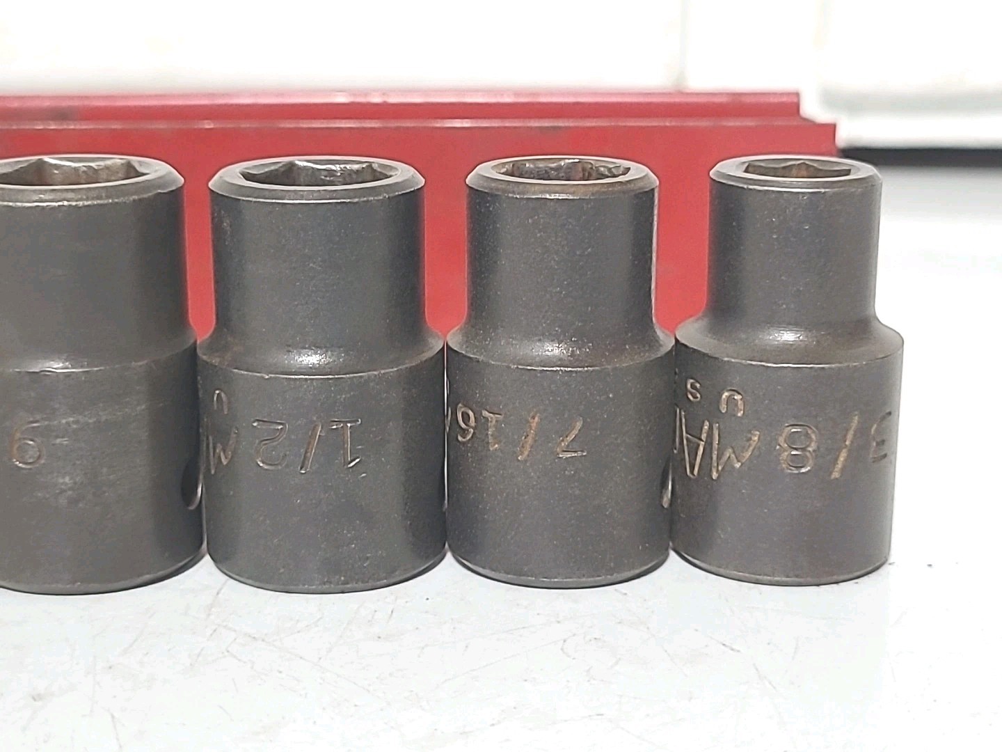 Mac Tools 1/2” Drive 6 point 11 Piece Shallow Impact Socket Set 3/8” – 1″ & Tray