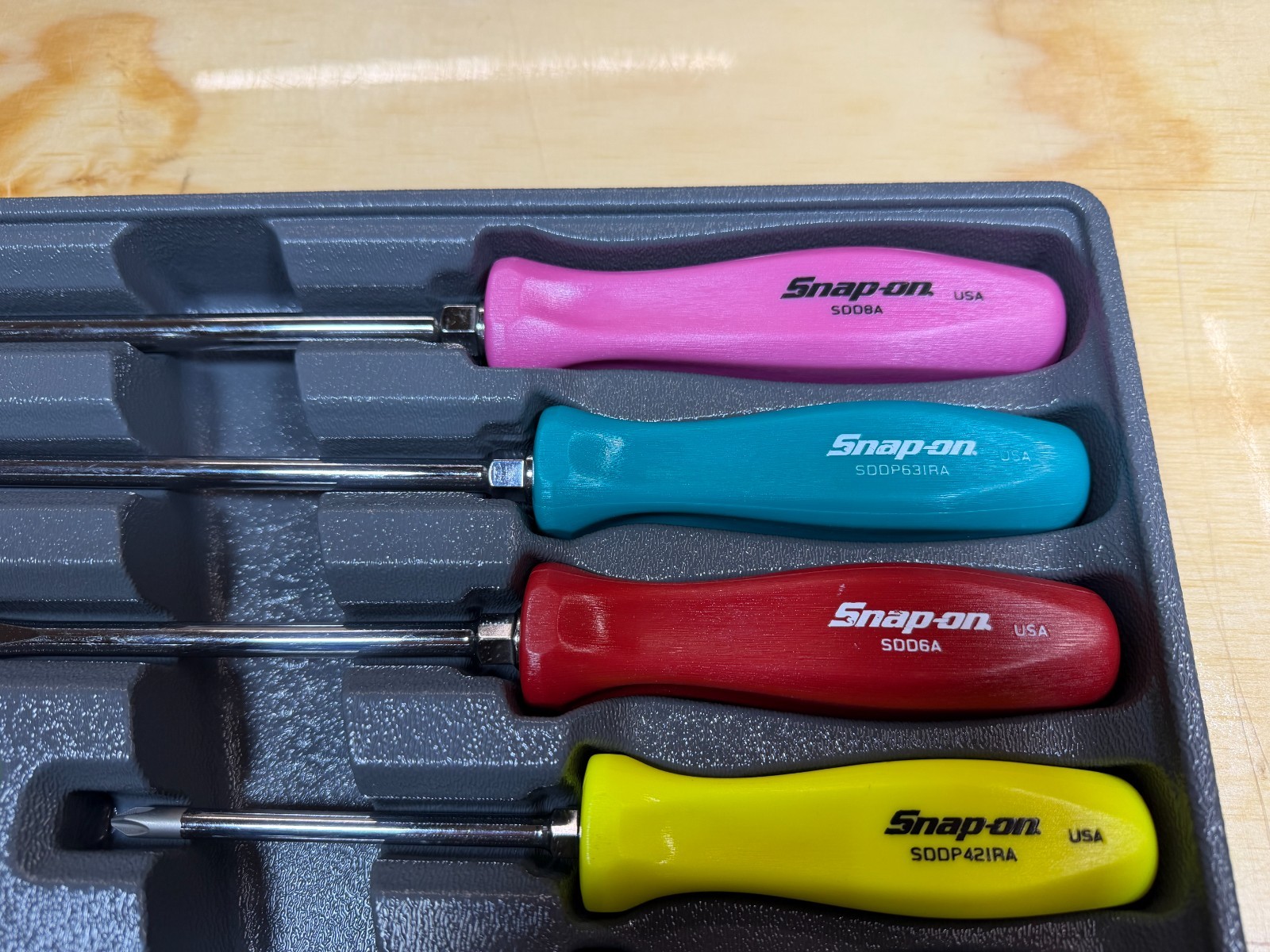 Snap-on Tools MULTI-COLOR 7pc Hard Grip Combination Screwdriver Set SDDX70AMC