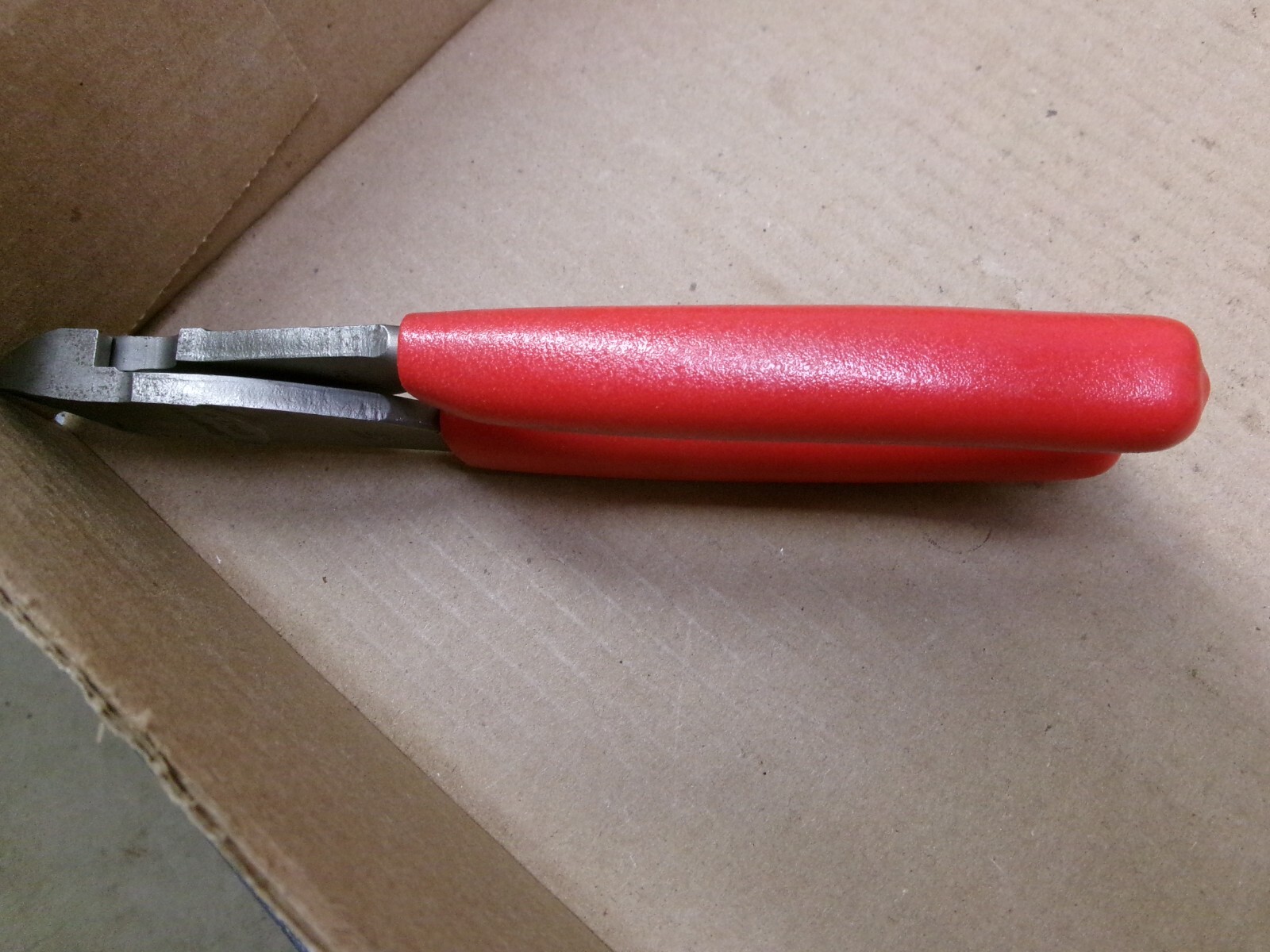Snap-On USA 7-1/2″ Red Comfort Handle Vector Edge Diagonal Cutter Pliers 87ACF