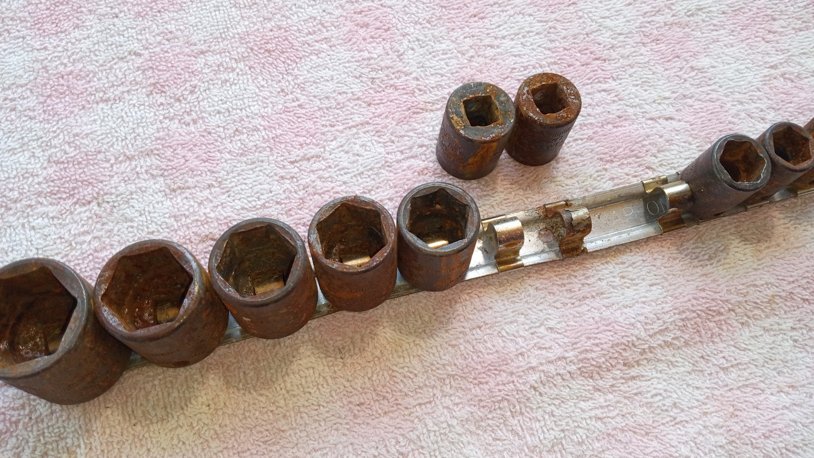 SNAP-ON METRIC IMPACT SOCKET SET RUSTED USABLE CHEAP SEE DESC FOR SIZES air tool