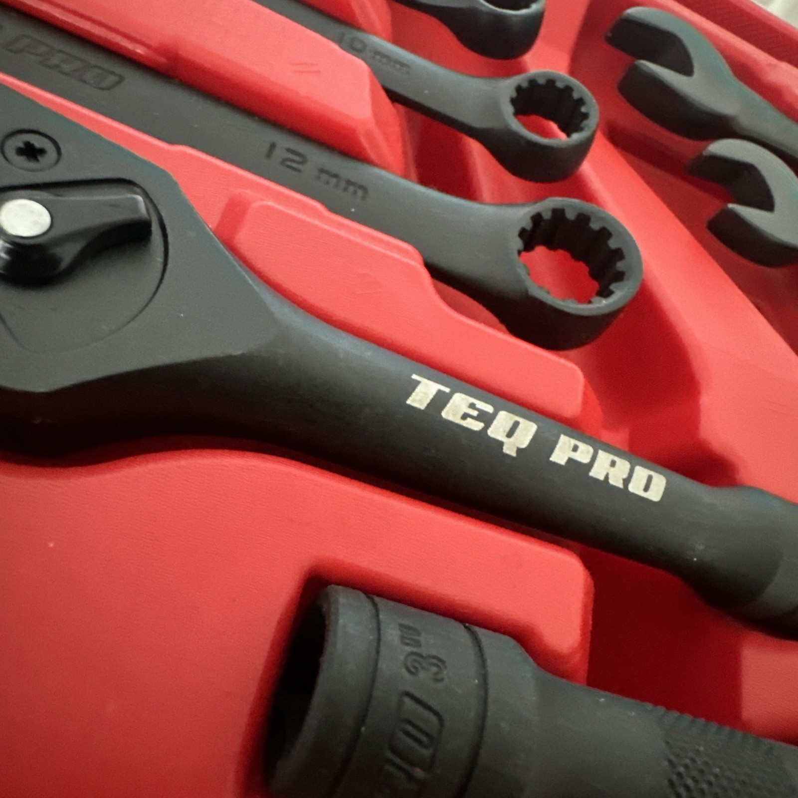 TEQ Correct Pro By GearWrench 26Pc 3/8” Drive Socket & Wrench Set MM SAE 40426A