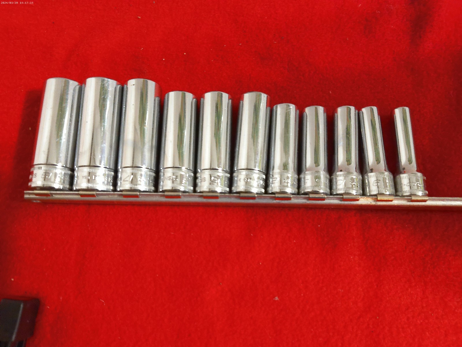 Snap On Tools USA 3/8 Drive 12pc Metric Deep Chrome Socket Set 8-19mm 212SFSM