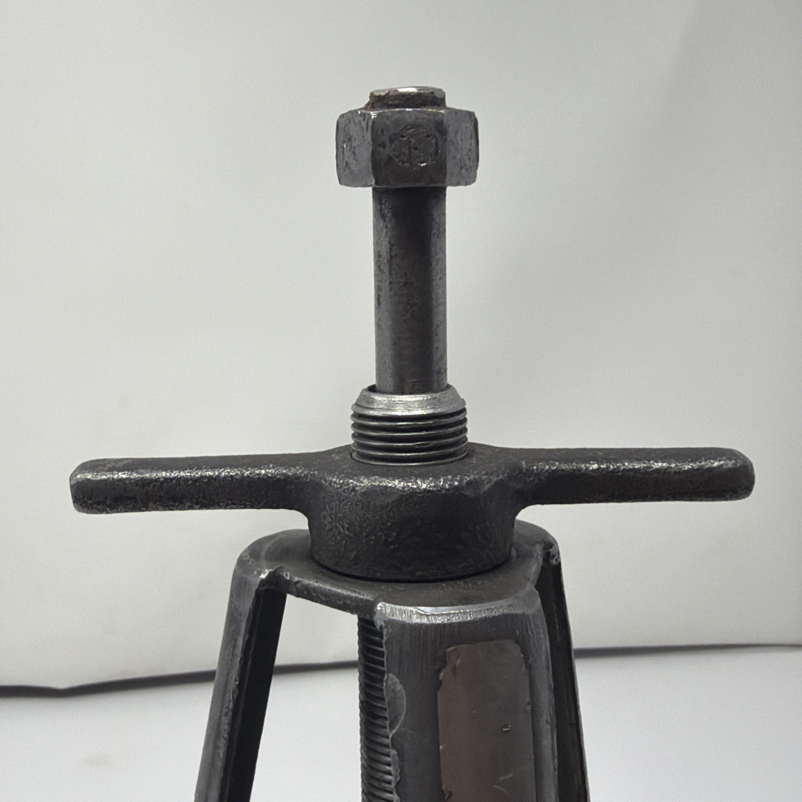 Caged 3 Jaw Gear Bearing Puller Not Tested