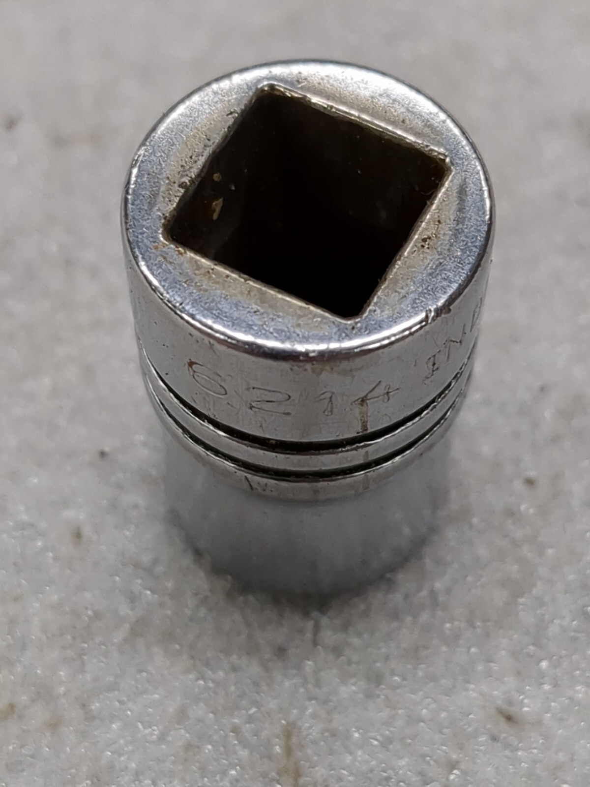 Vintage Indestro 3/8 DRIVE 12 POINT 7/16″ Standard Socket 6214