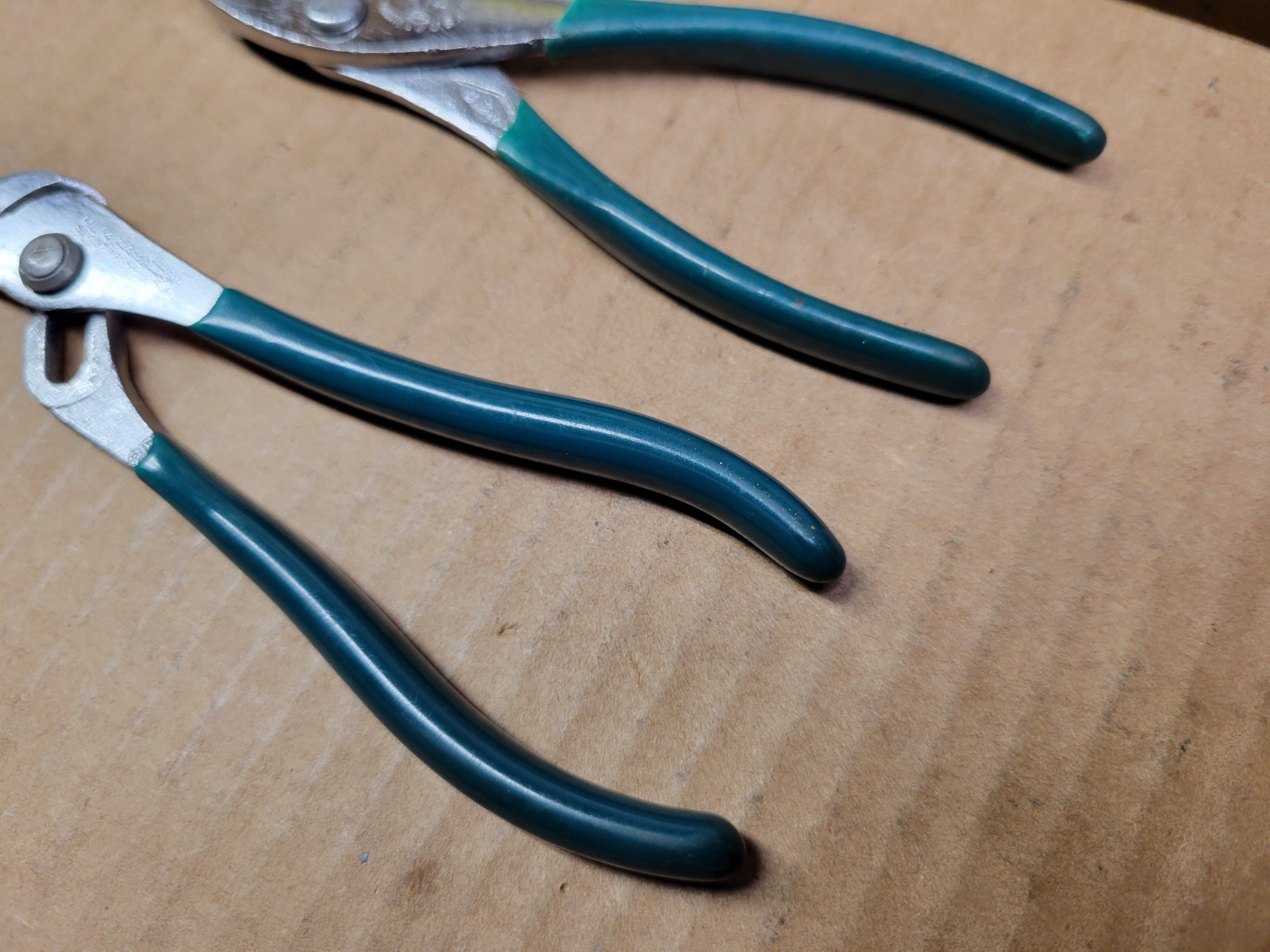 Diamond Tool & Horseshoe Green Handle 2-Piece Mine Pliers Set K14 + HL14