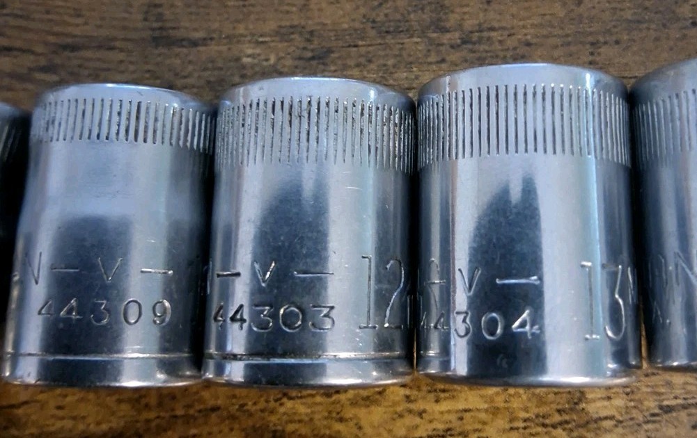 Craftsman 3/8″ Drive 12pt V Metric Sockets 9mm,11mm,12mm,13mm,14mm,17mm