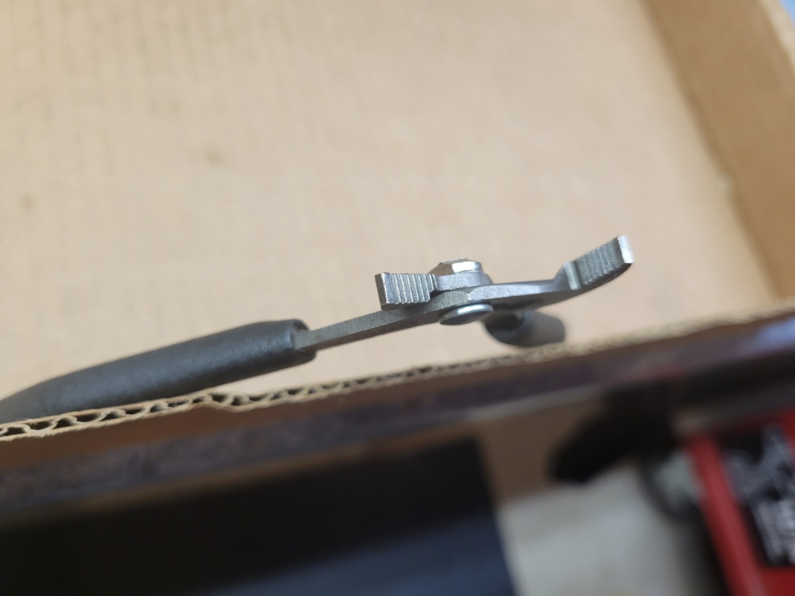 Craftsman 5-1/4″ Black Handle Comfort Grip Ignition Pliers
