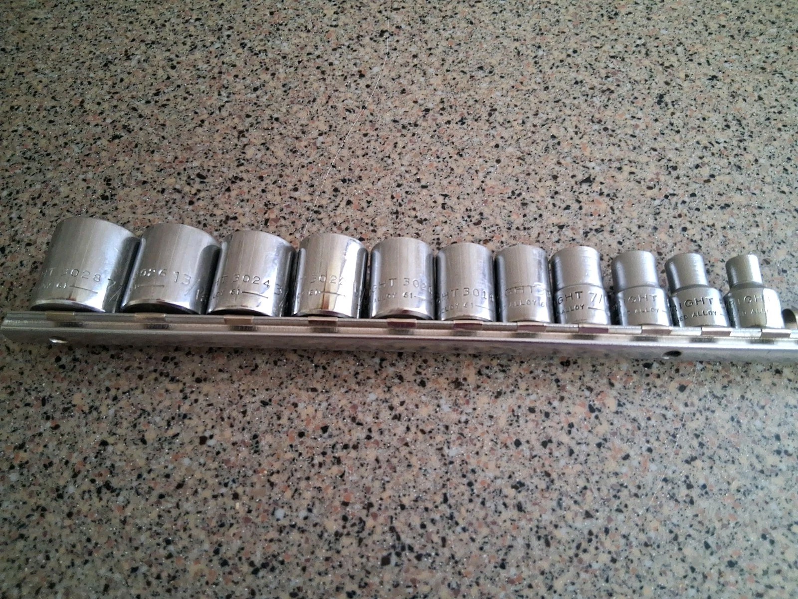 Lot Of 12 Wright 3/8″ Drive 6 Pt Sockets