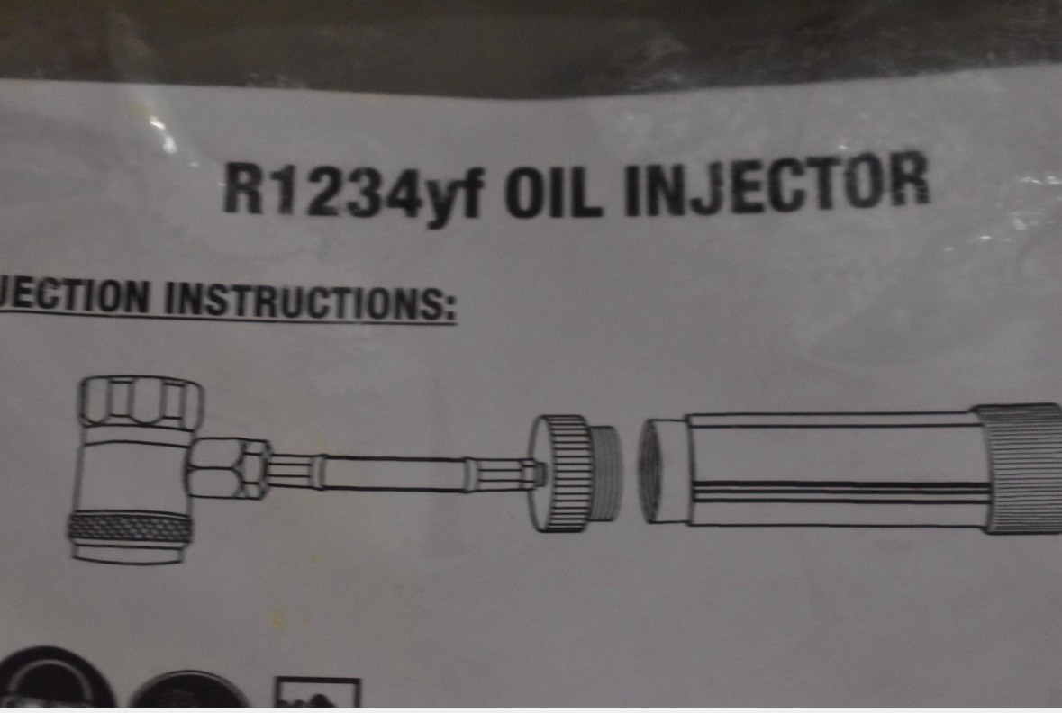 Mastercool 53123-YF REFILLABLE R1234yf OIL INJECTOR w/Oil