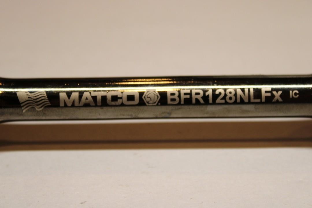 Matco Tools BFR128NLFX 3/8″ Drive 12-1/2″ Locking Flex Ratchet – Purple