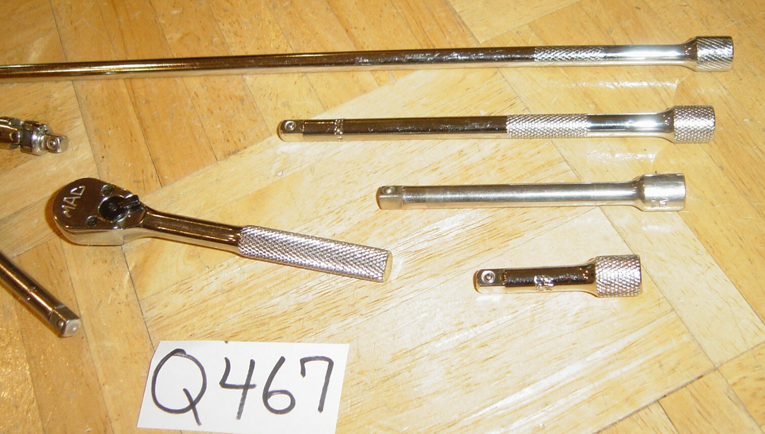 MAC TOOLS 7 PIECE 1/4 DRIVE RATCHET 4 EXTENSIONS 1/4 DRIVE HANDLE & A UNIVERSAL