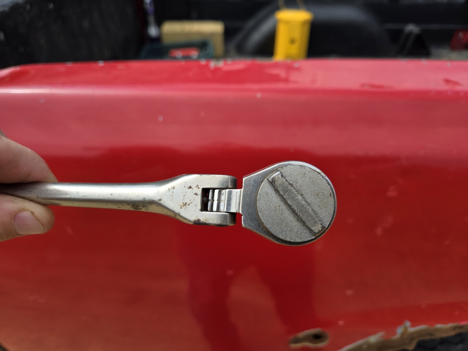 JOHN DEERE Tools USA TY3522 3/8″ Drive Flex Head Ratchet – Chrome Knurled Handle