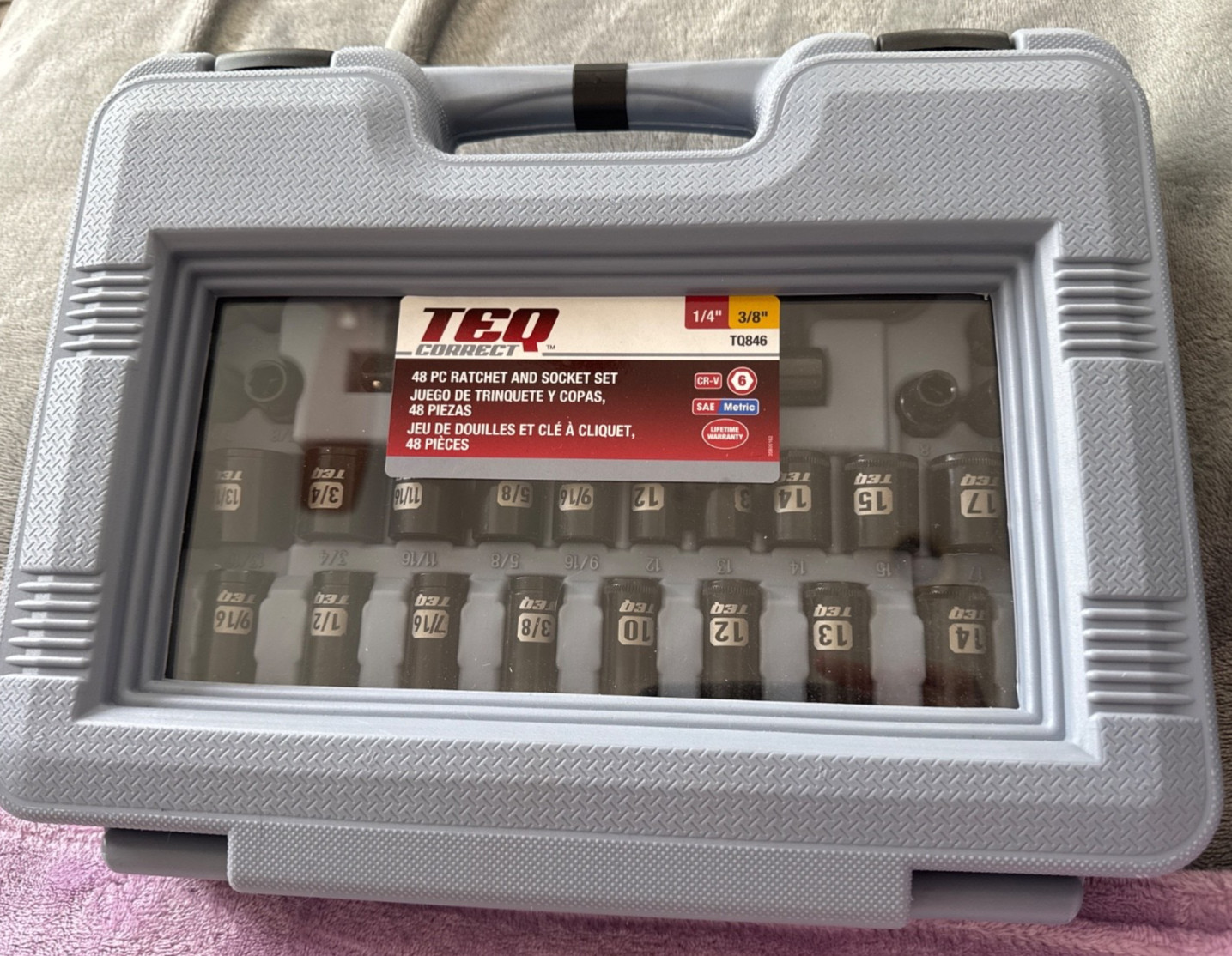 TEQ Correct 1/4″ and 3/8″ Drive Ratchet Socket Set, SAE & Metric, 48-Piece