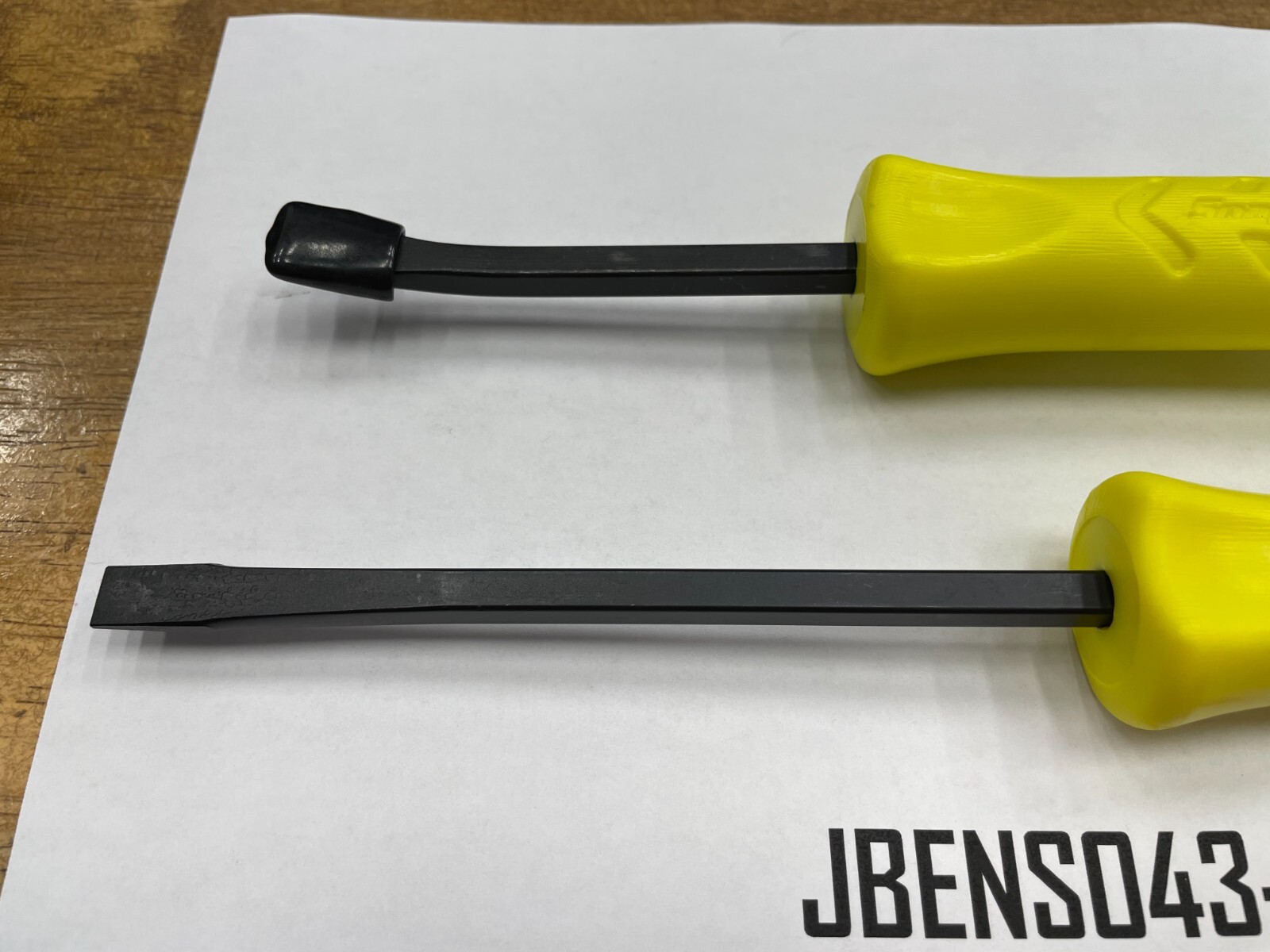 Snap-on Tools USA NEW 2pc HI-VIZ Hard Grip Straight & Bent Striking Prybar Set