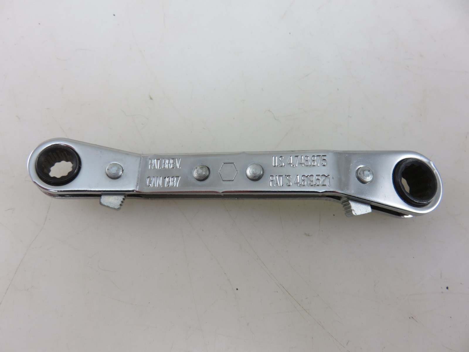 MAC ROW08102 Offset Reversible Ratcheting Double Box End Wrench 1/4″ x 5/16″
