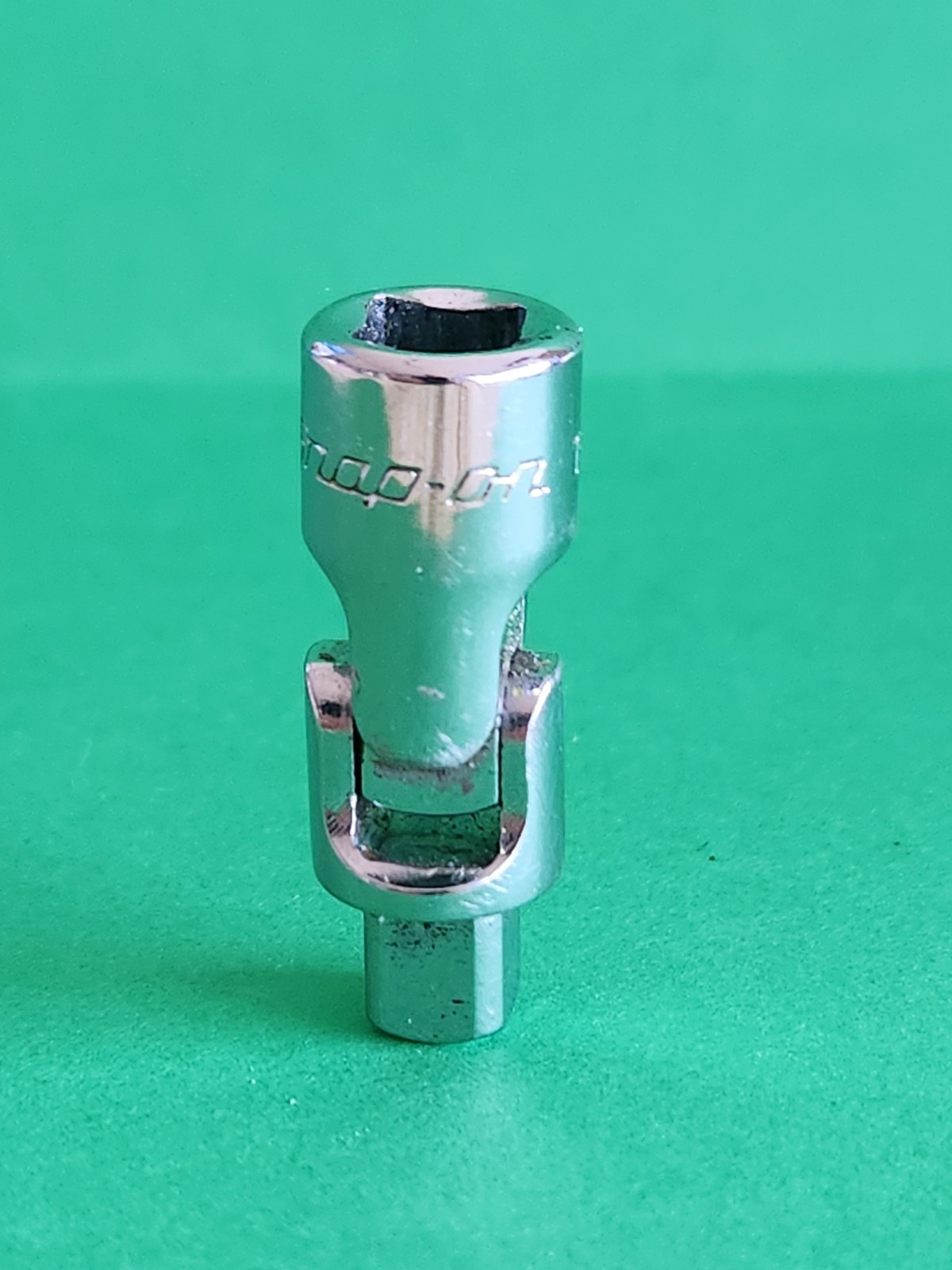 SNAP ON TMU8 1/4″ DRIVE UNIVERSAL / SWIIVEL SOCKET