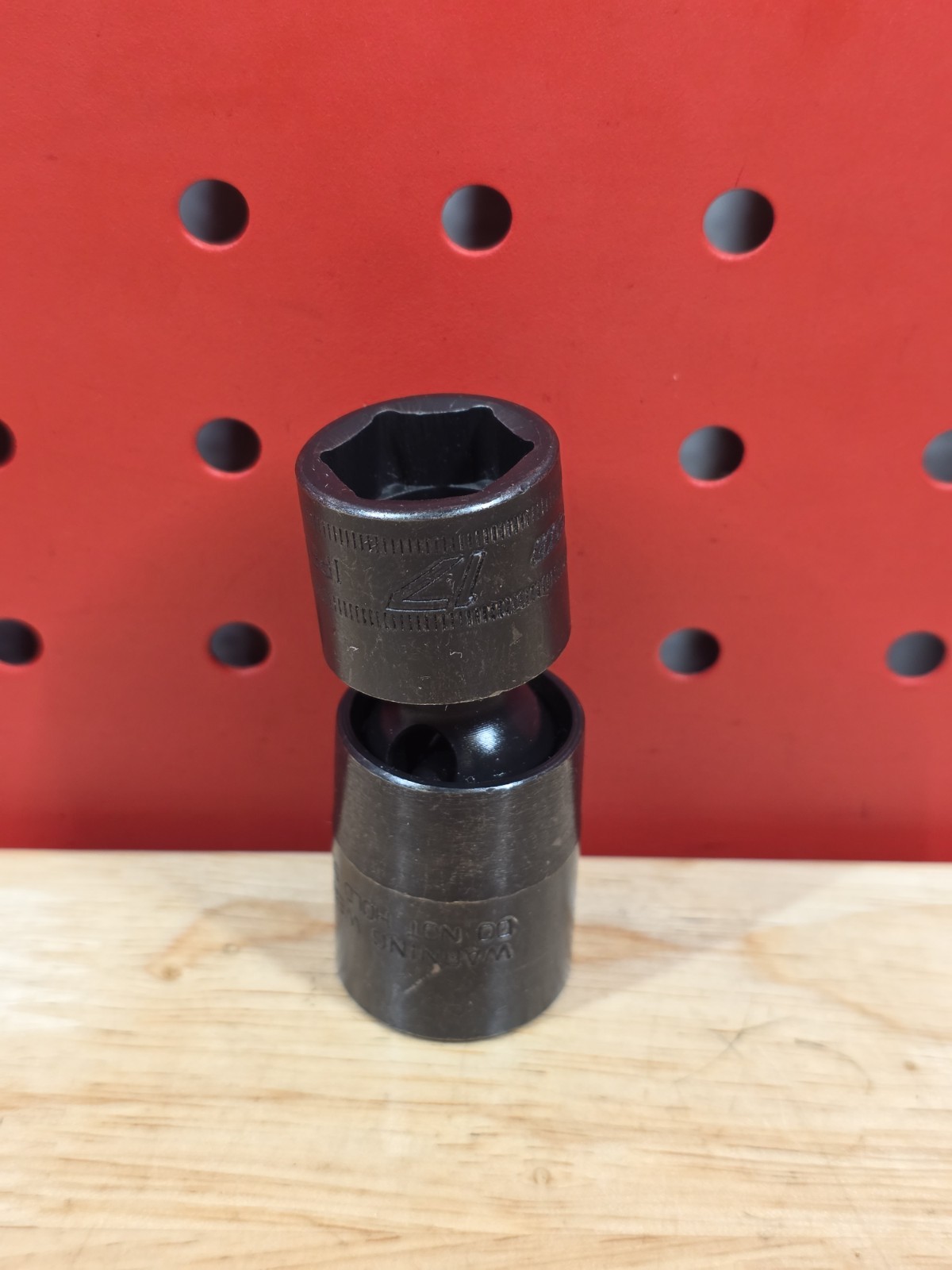 Snap-on Tools NEW IPFM17C 17mm 3/8″ Drive Metric 6-Point Impact Swivel Socket