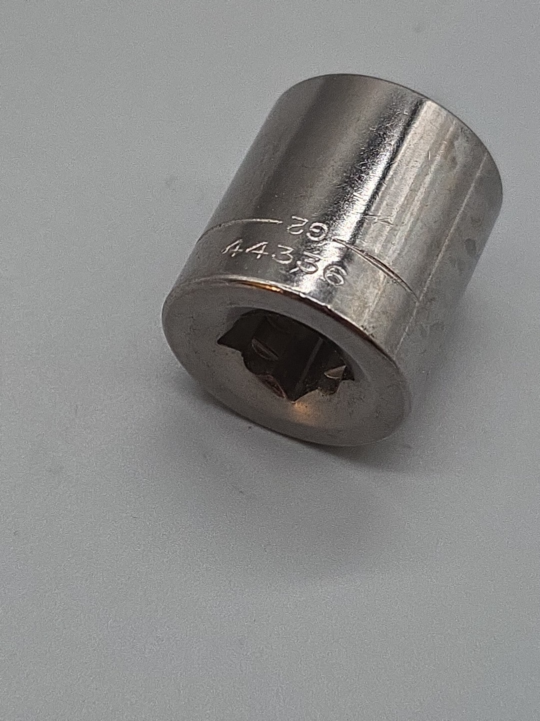 Craftsman Tools 3/8″ Drive 11/16″ 12 Point Shallow Socket SAE G2- 44336 USA