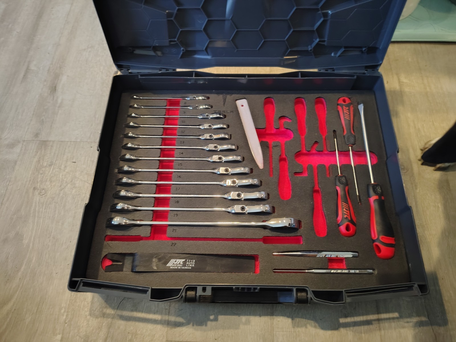 JTC TESLA TECHNICIAN TOOL SET Ratcheting Wrenches Punches Etc In Hard Case