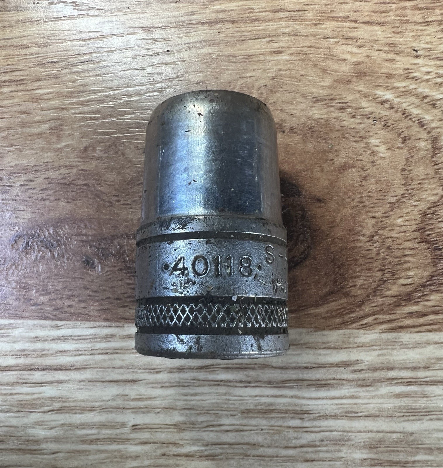 SK Hand Tools 40118 1/2″ Dr. 9/16″ 6pt Standard Fractional Chrome Socket