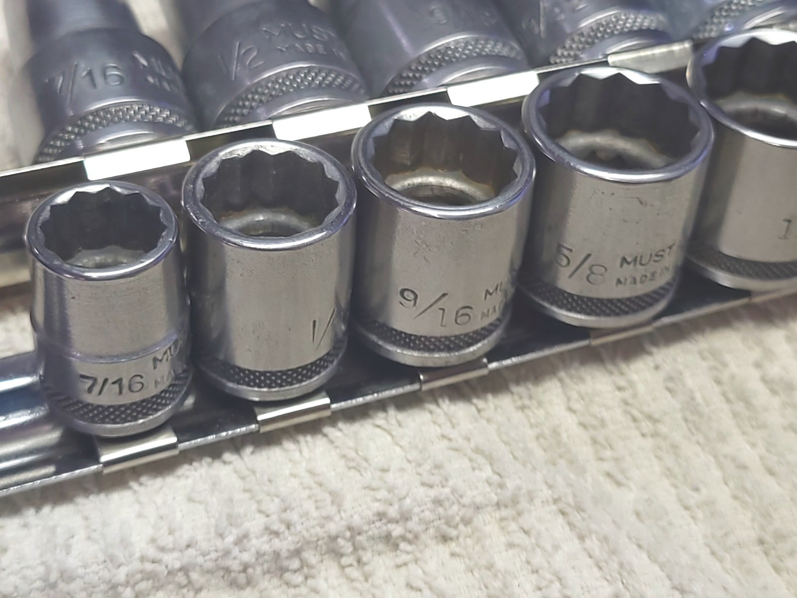 Huge Mustang New Britain Socket Set 1/2″ 3/8″ & 1/4″ Drive 31pc Buffed Nice!