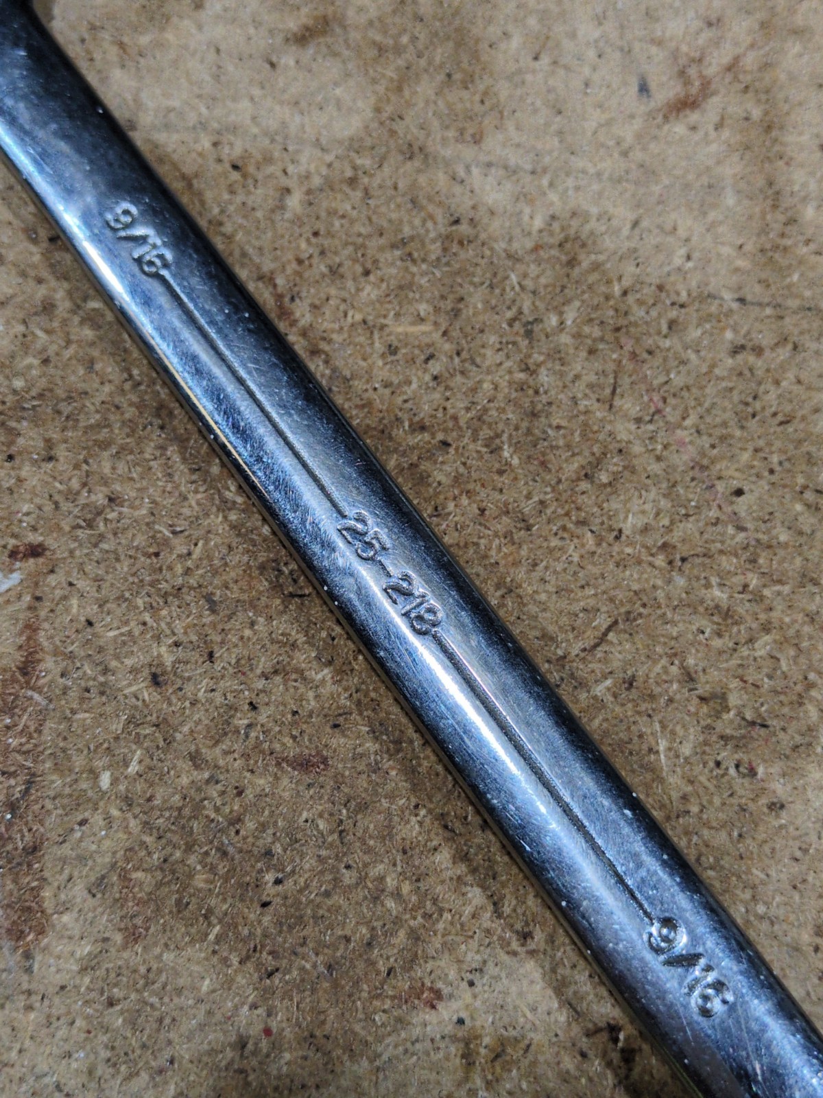 Armstrong 25-218 9/16-in Long SAE Combination Wrench Tool 12 Point Made in USA