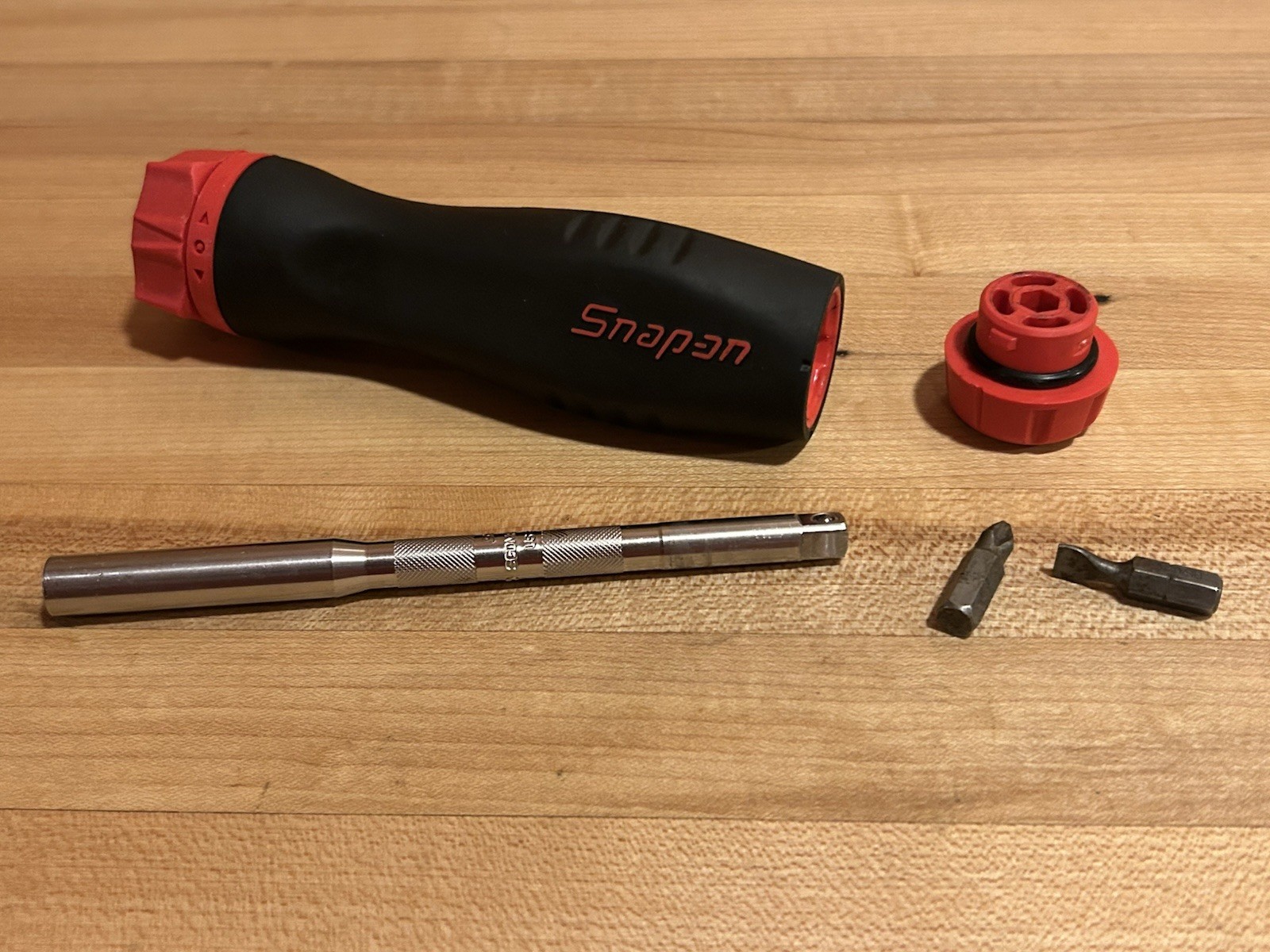 Snap-on Tools | SGDMRC44B Red Soft Grip Ratcheting Magnetic Screwdriver + Bits