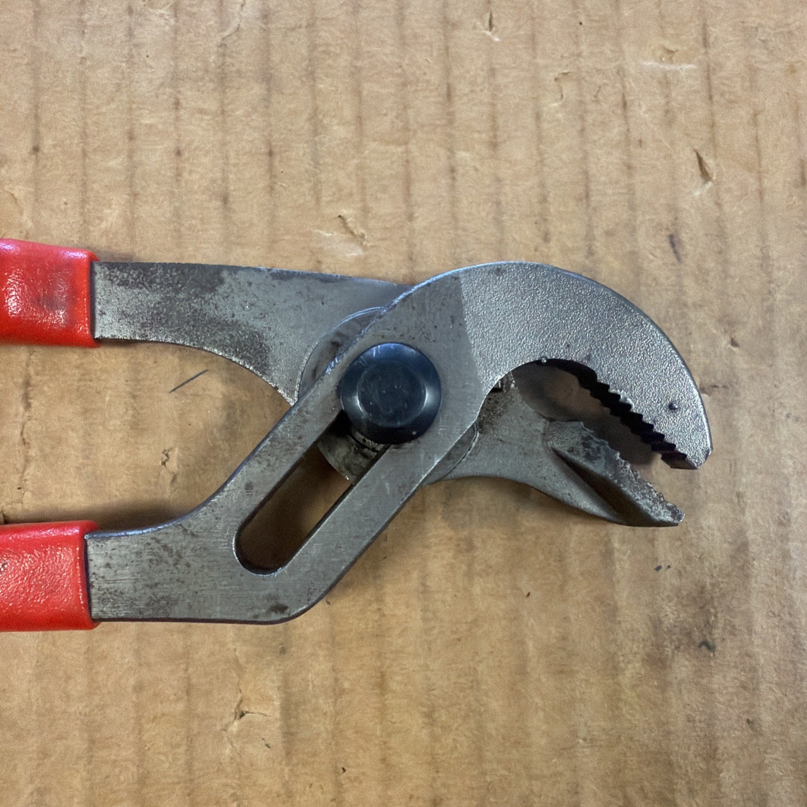 (F2626) Snap-On Tools USA 91CP 9″ Slip-Joint Tongue & Groove Pliers Red