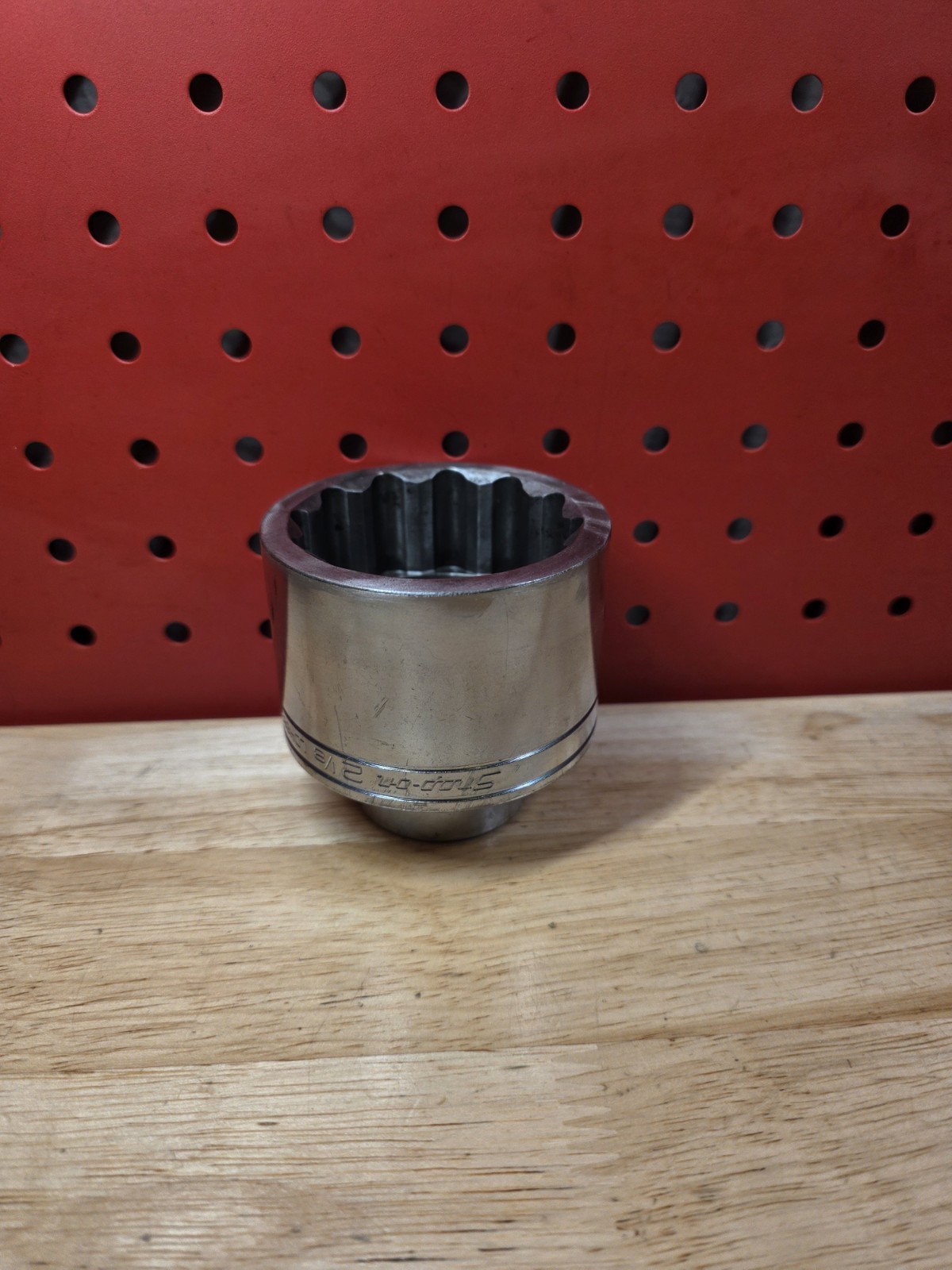 Snap-on Tools LDH682 2-1/8″ 3/4″ Drive 12-Point Shallow Socket See Details