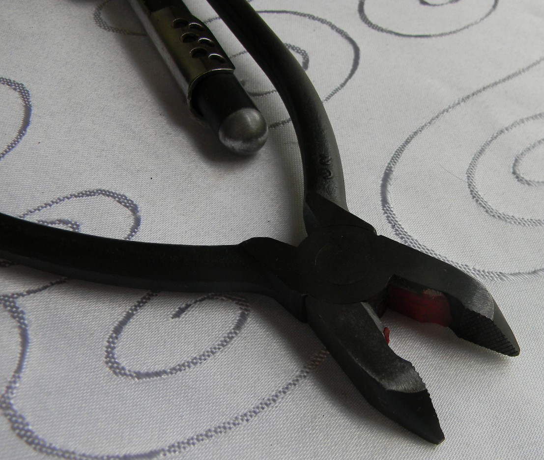 BLUE-POINT 11″ LONG WIRE TWISTER/CUTTER #WTRW9 IN BLACK CANVAS SLEEVE