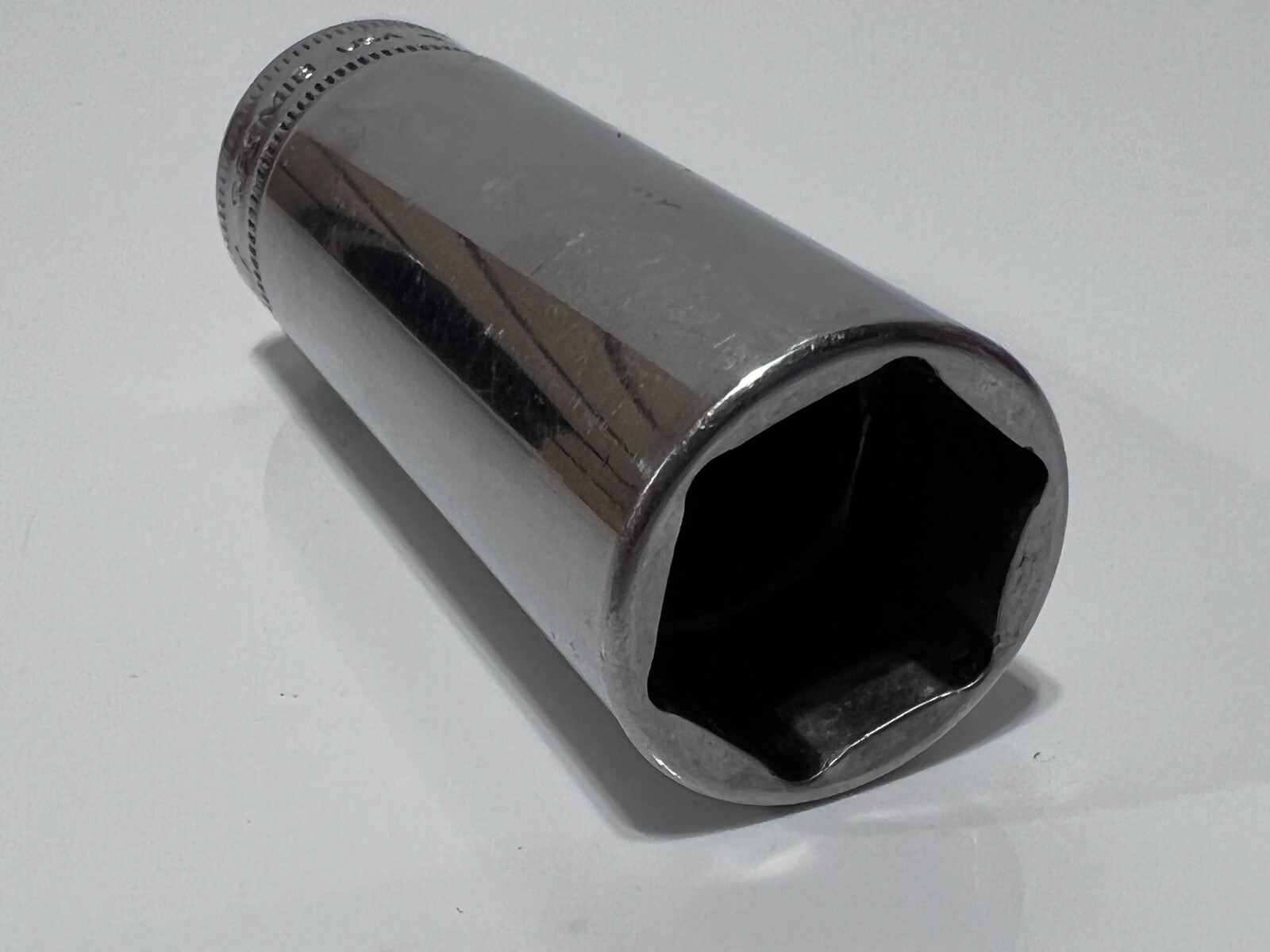 Snap-On Tools USA SFSM18 Metric 18mm Deep Chrome Socket – 3/8″ Drive – 6 Point
