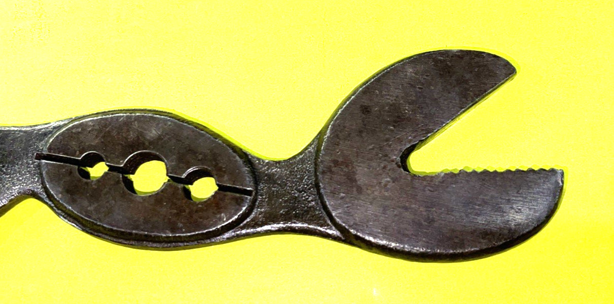HAWKEYE WRENCH CO. CROCODILE DOUBLE END WRENCH FREE SHIPPING IN THE US