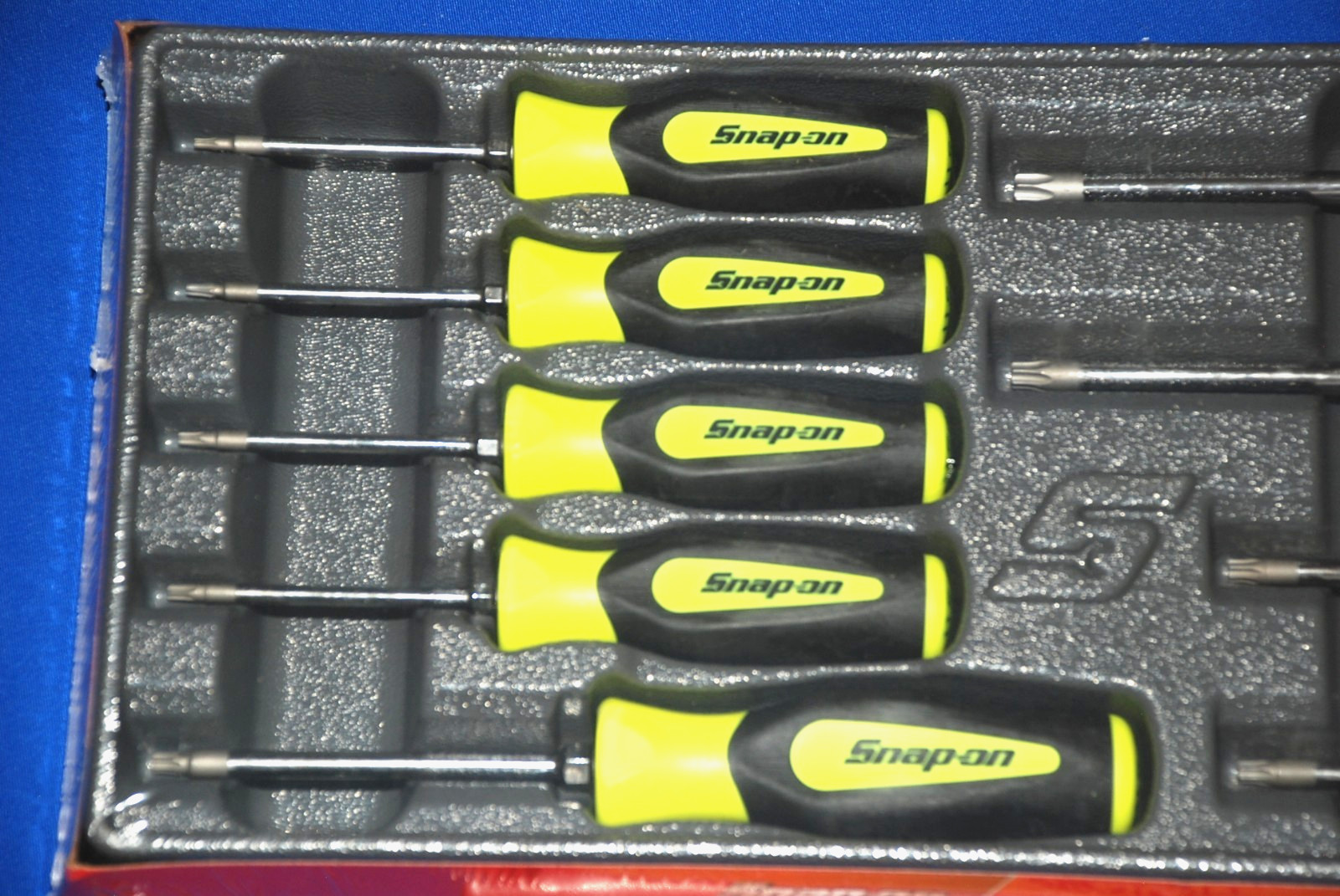 Snap-on NEW 9 Piece TORX Instinct Hi-Viz Yellow Soft Grip Screwdriver Set T8-T45