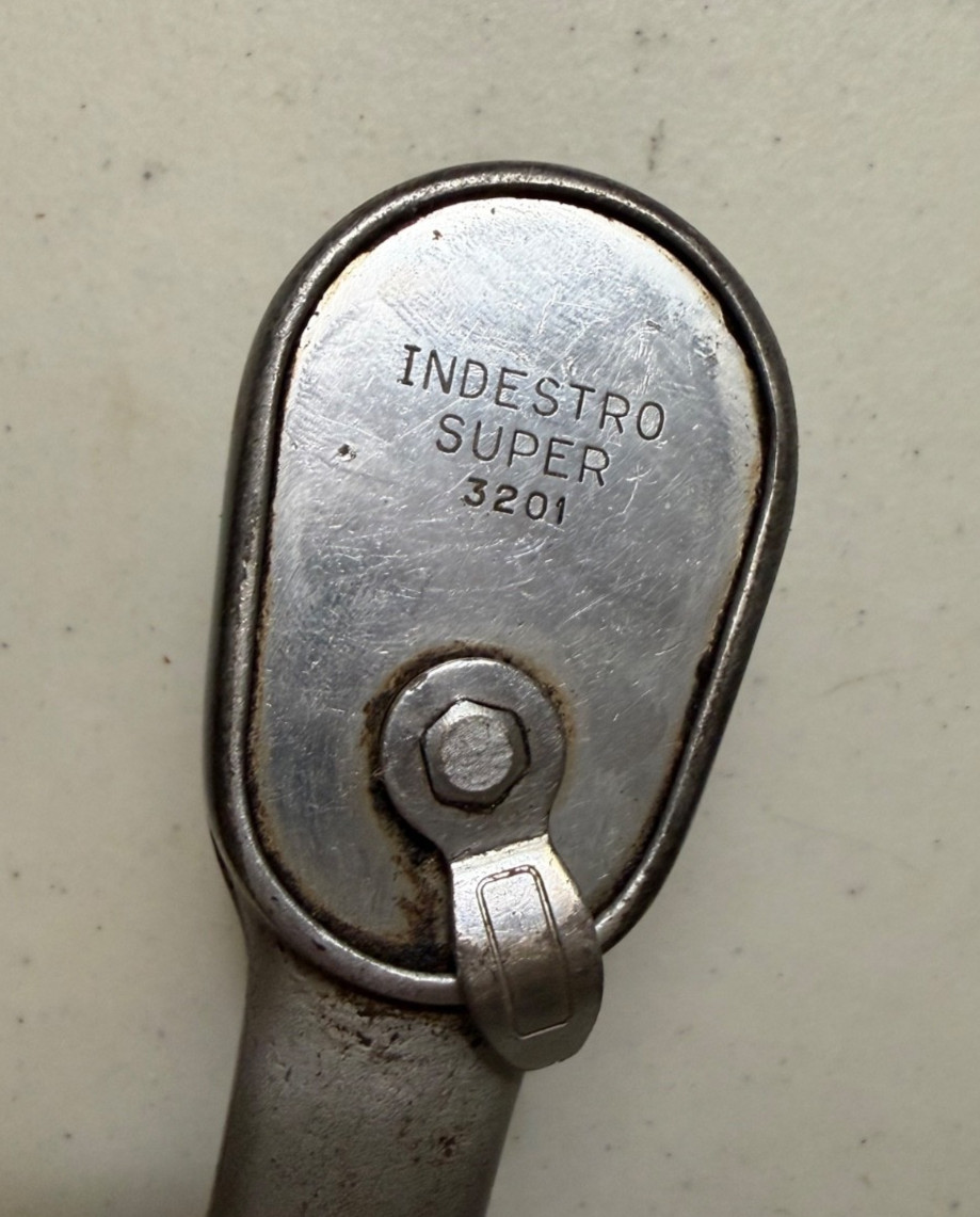 Vintage Indestro Super ,9 Sockets, 1/2″ Drive Ratchet & Breaker Bar, Good Cond
