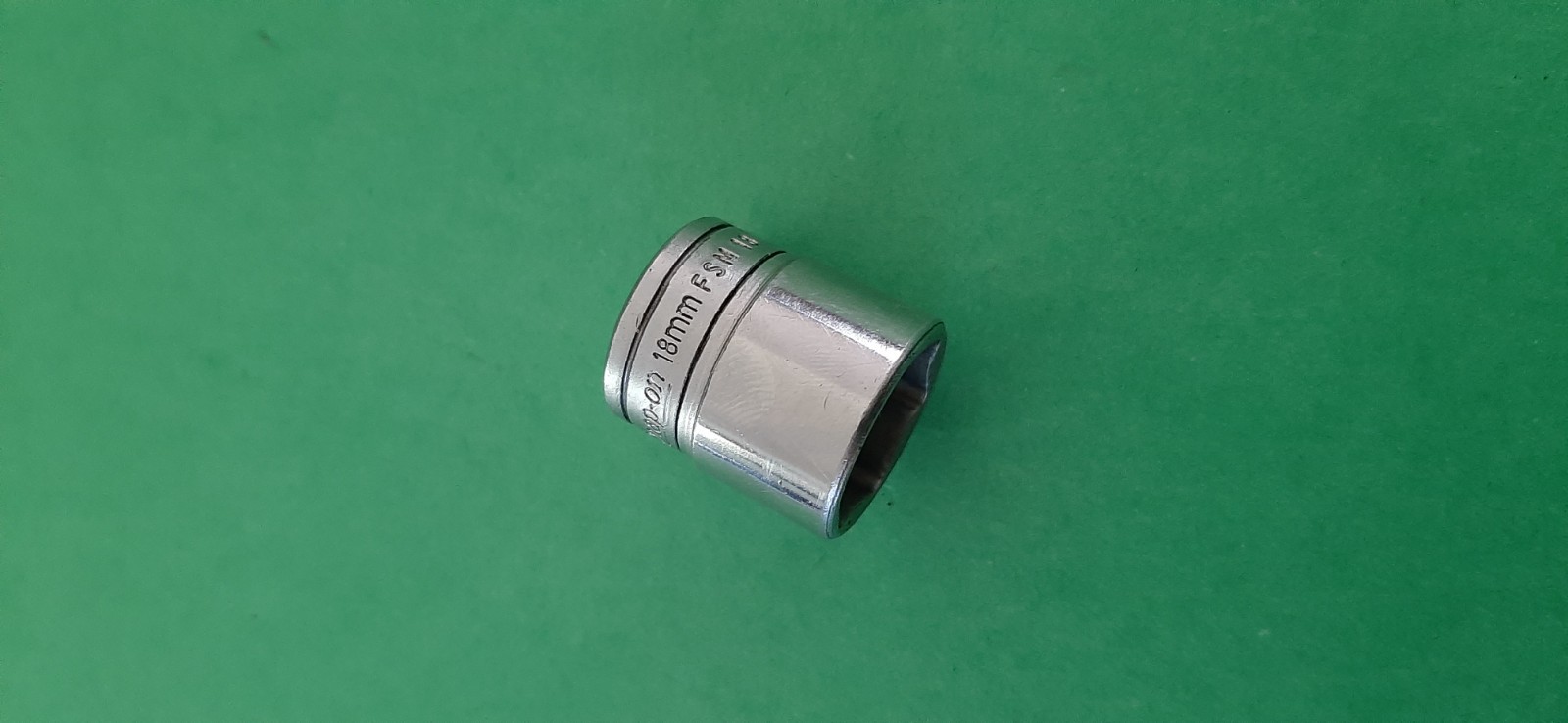 Snap-on Tools USA 18mm Shallow Socket 3/8″ Drive 6pt Point FSM18 606