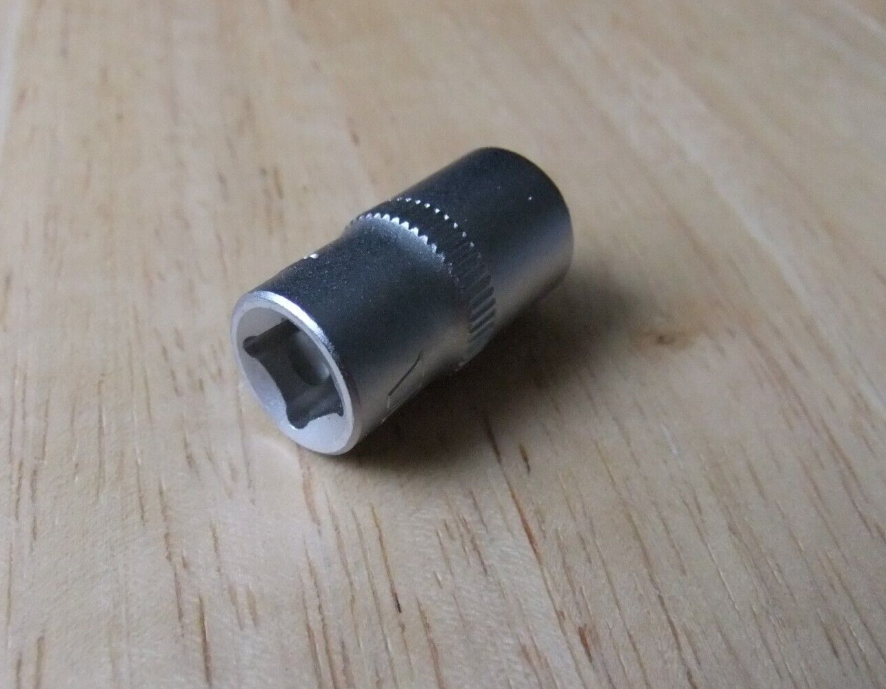 Welzh Werkzeug 8mm x 1/4 Drive Chrome Vanadium Socket – 24mm Long