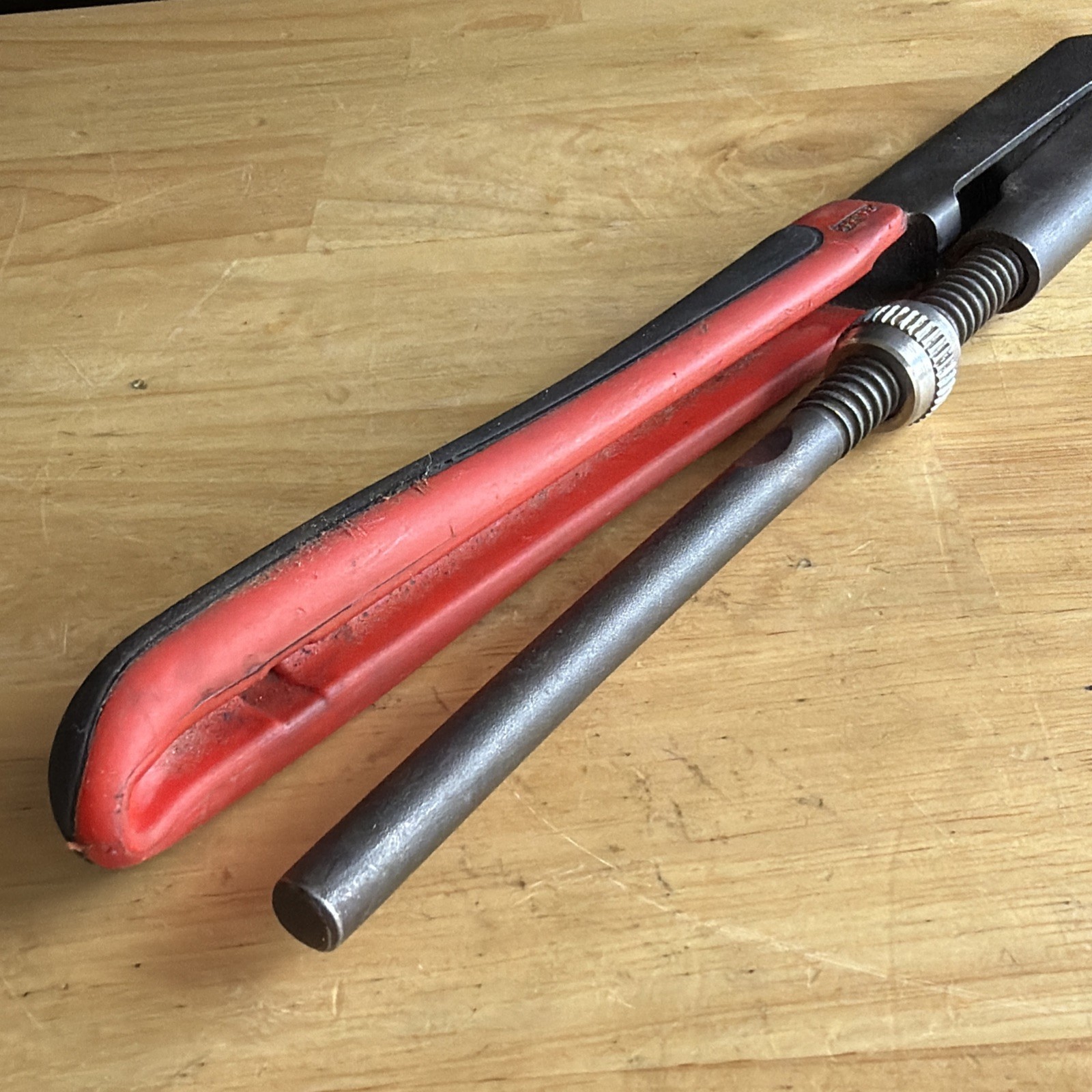 Snap On Tools 12-5/8″ Long Adjustable Plier Wrench Red PWZ1A