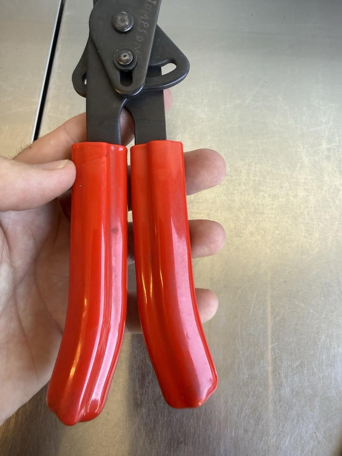 Blue-Point Tools PHP1 9-1/4″ Swivel Jaw Hose Clamp Plier with Red Handle