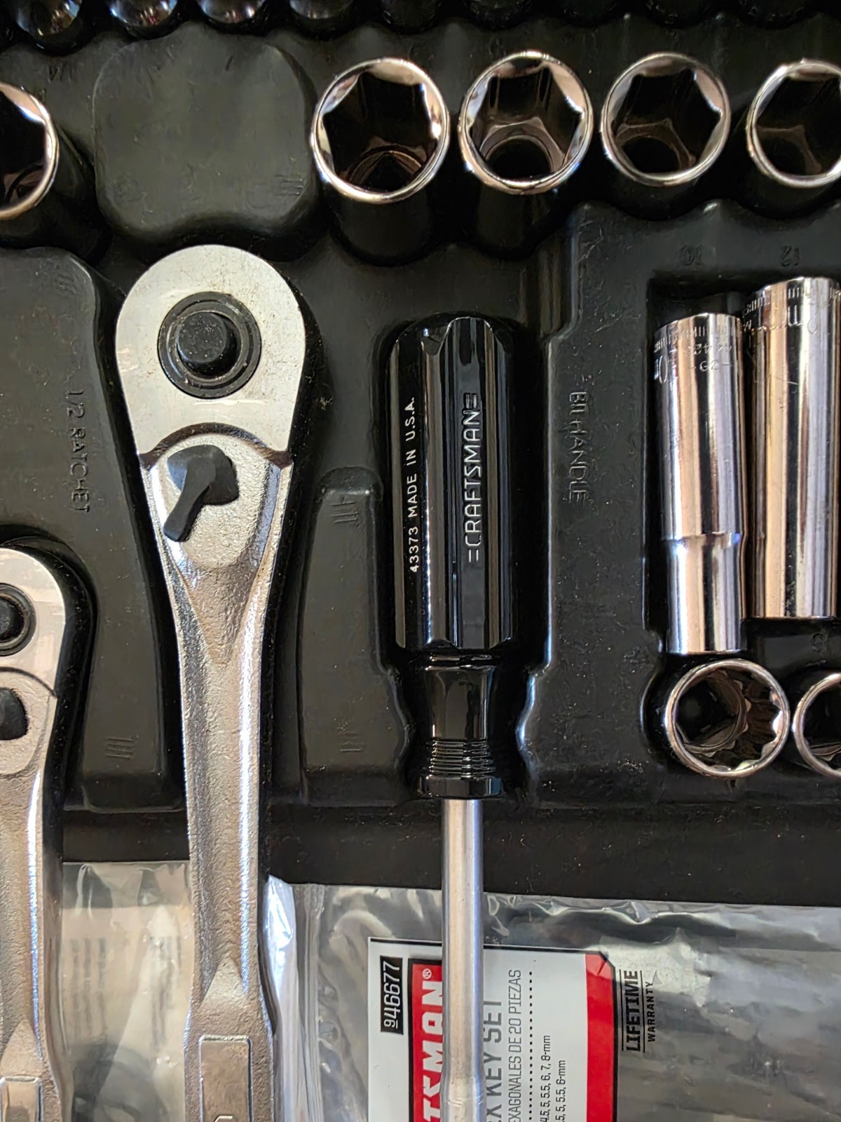 Craftsman 154 pc. socket set SAE/Metric sizes complete with case