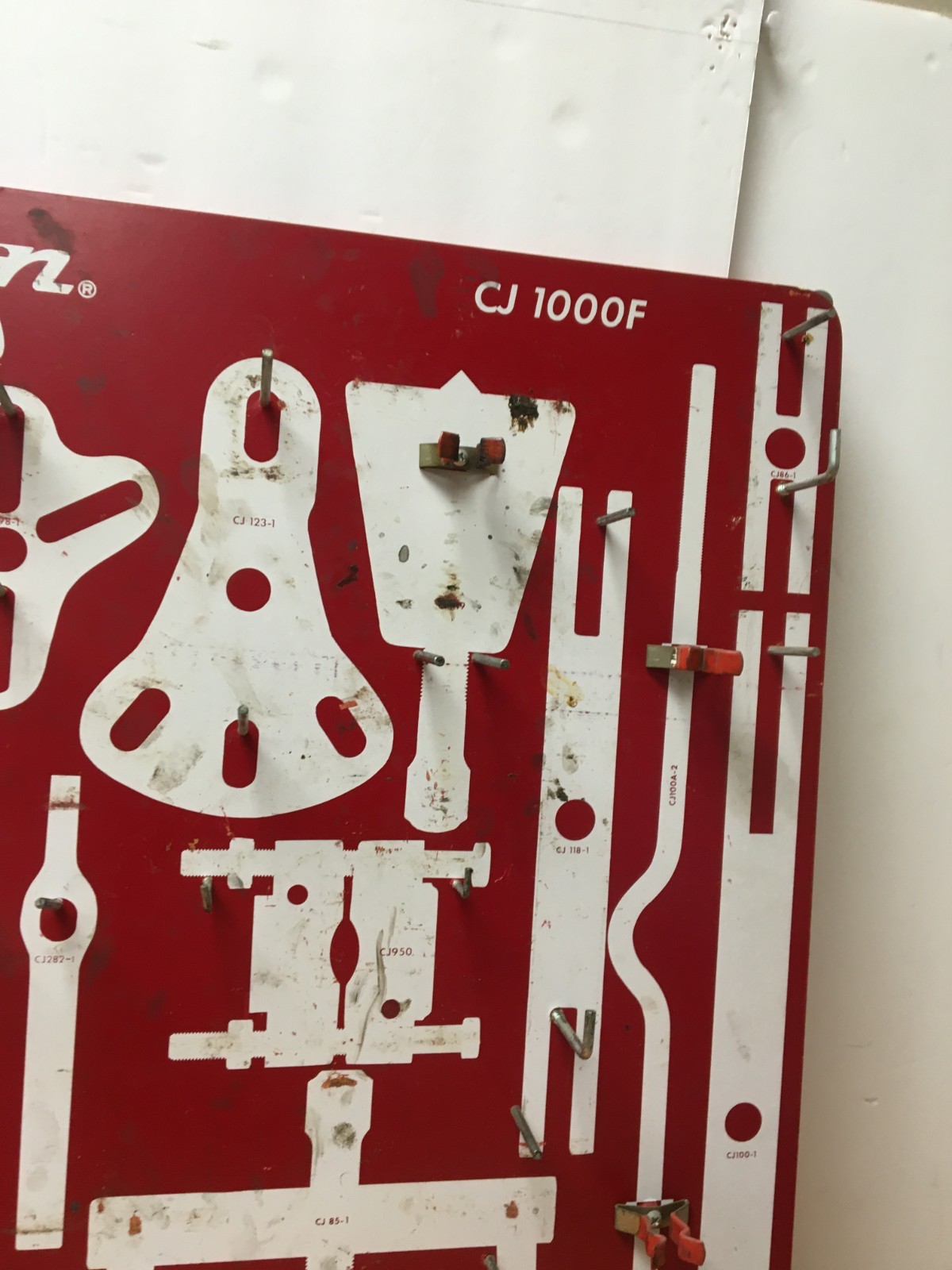 Snap On Tools Puller Set Display Board Peg Board for Cabinet CJ 1000F