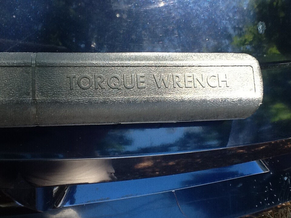 OEM Tools 1/2″ Drive Click Type Torque Wrench (25-250 Ft Lb)